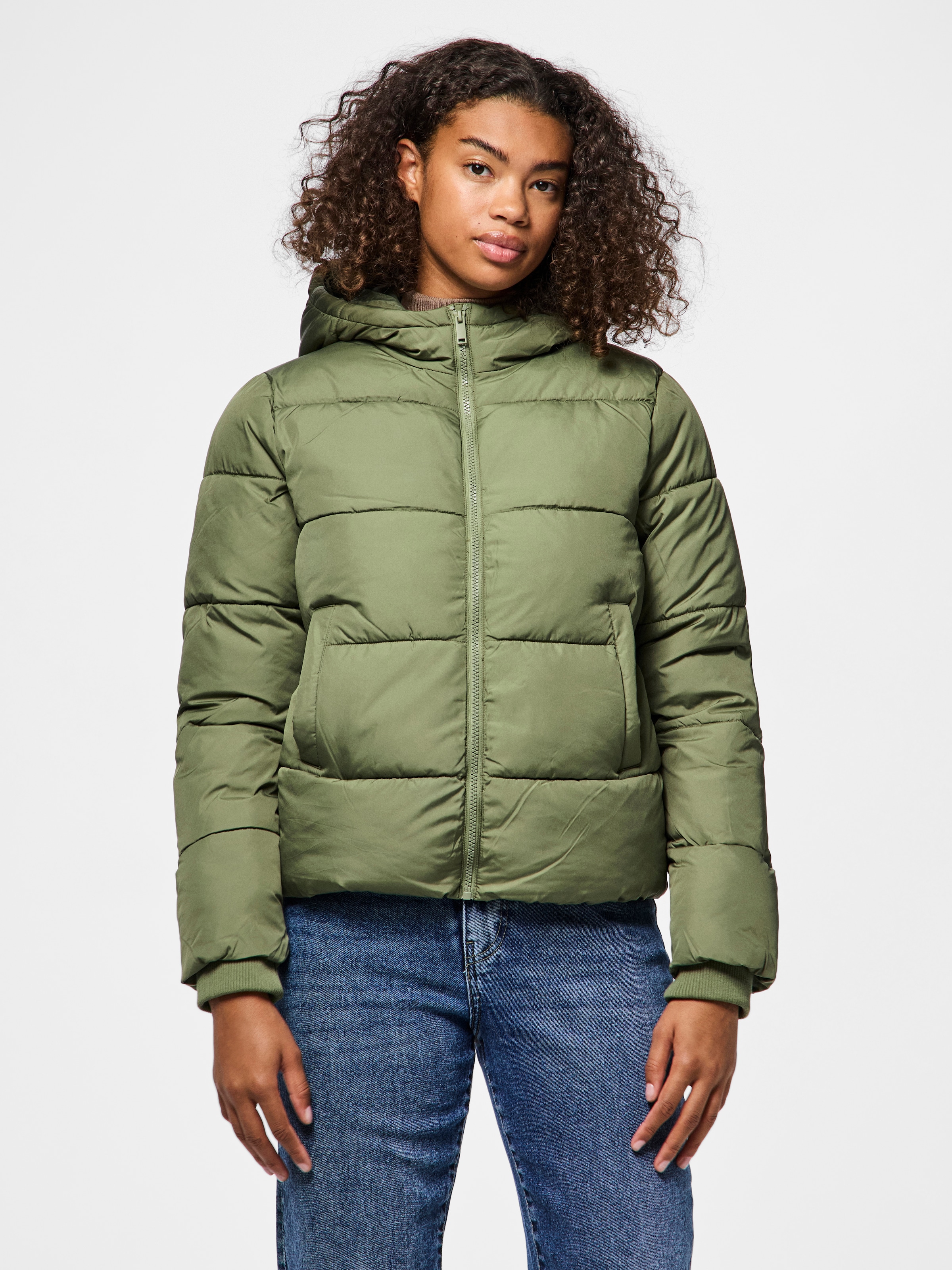 Steppjacke »PCBEE NEW SHORT PUFFER JACKET NOOS BC«, mit Kapuze