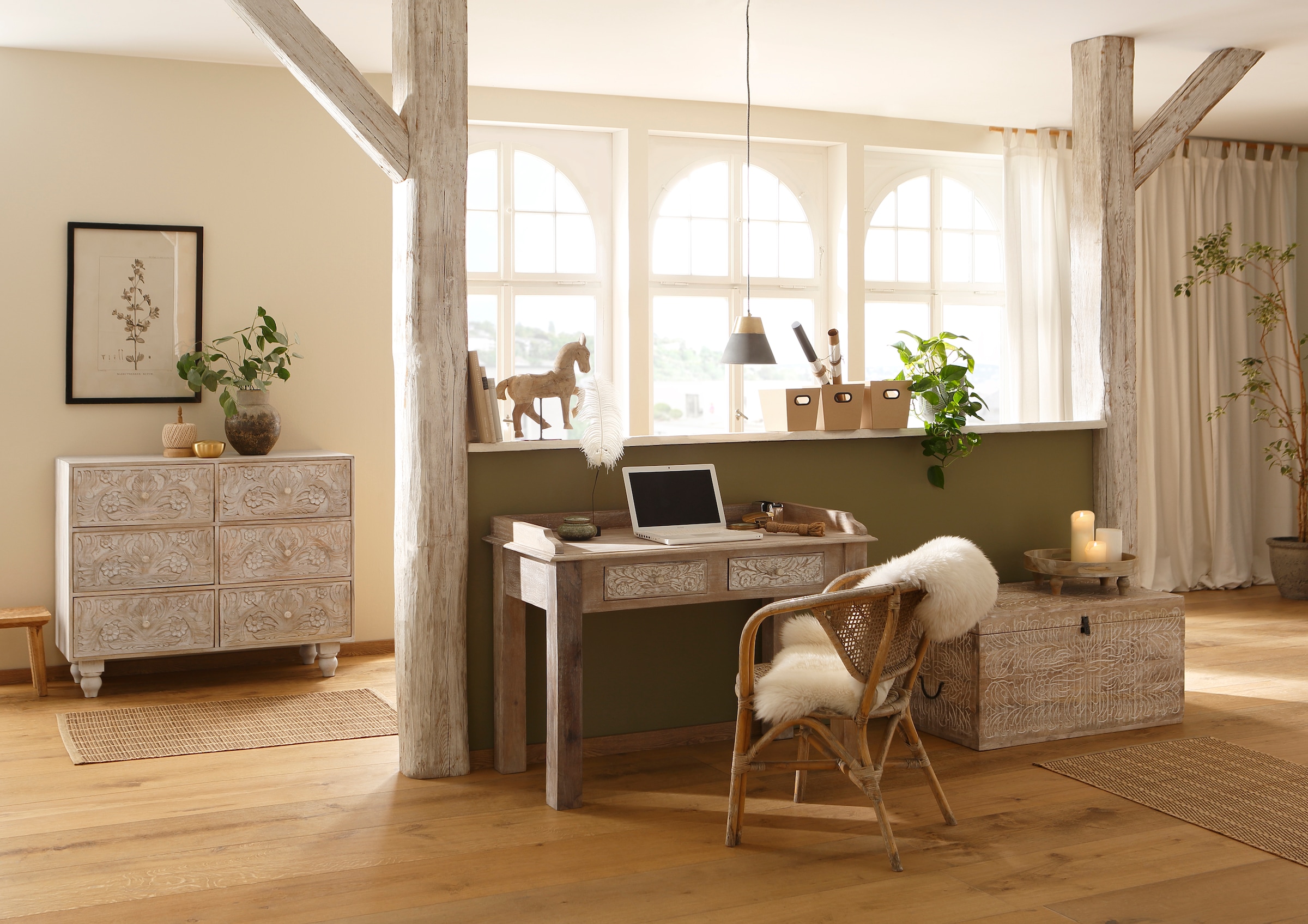 Home affaire mit 111 Breite versandkostenfrei Schreibtisch Mangoholz, dekorativen »Lavin«, Schnitzereien, cm auf Handgefertigt
