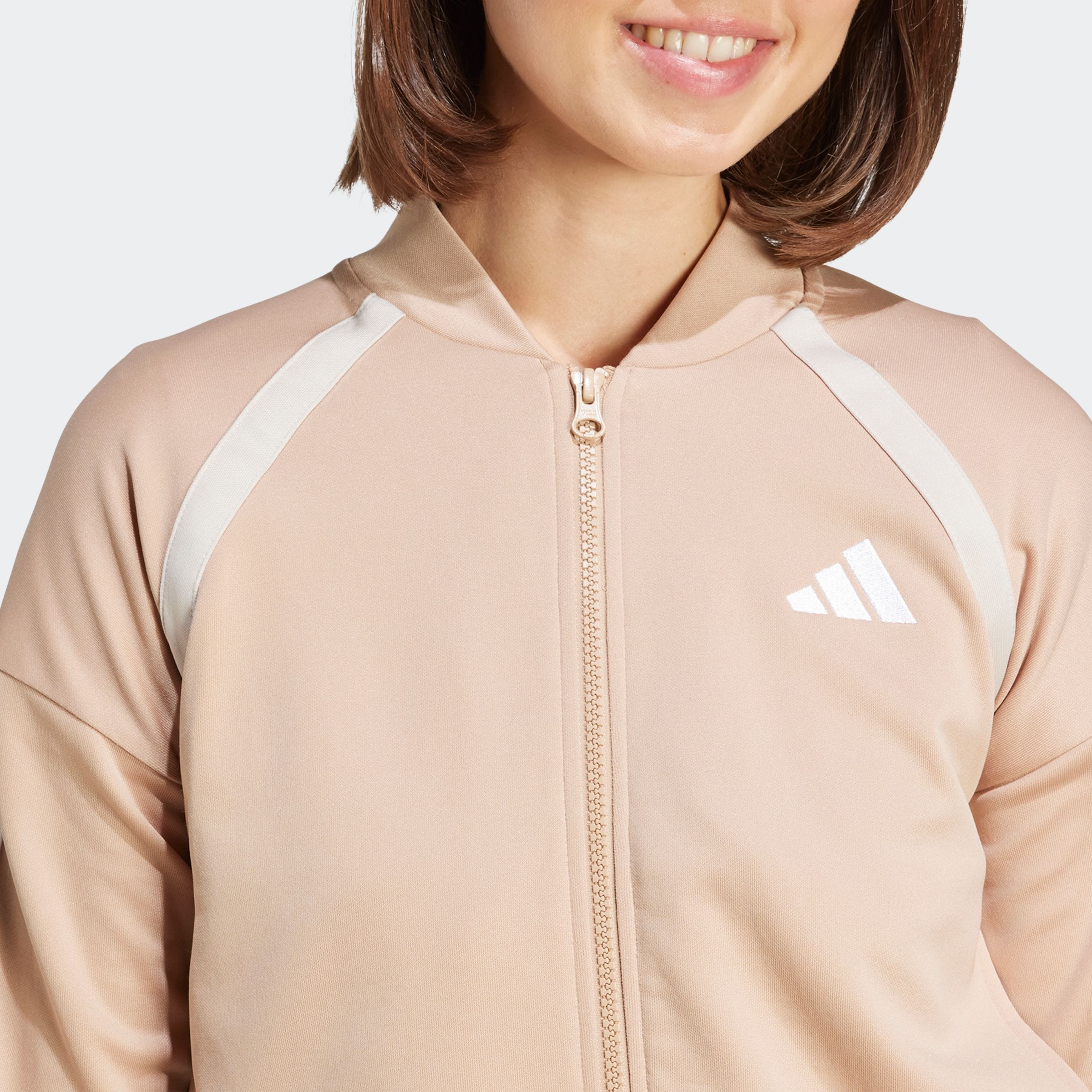 adidas Sportswear Trainingsanzug »W TEAMSPORT TS«, (2 tlg.), Jacke schmal geschnitten; Hose regulär geschnitten, hoher Bund