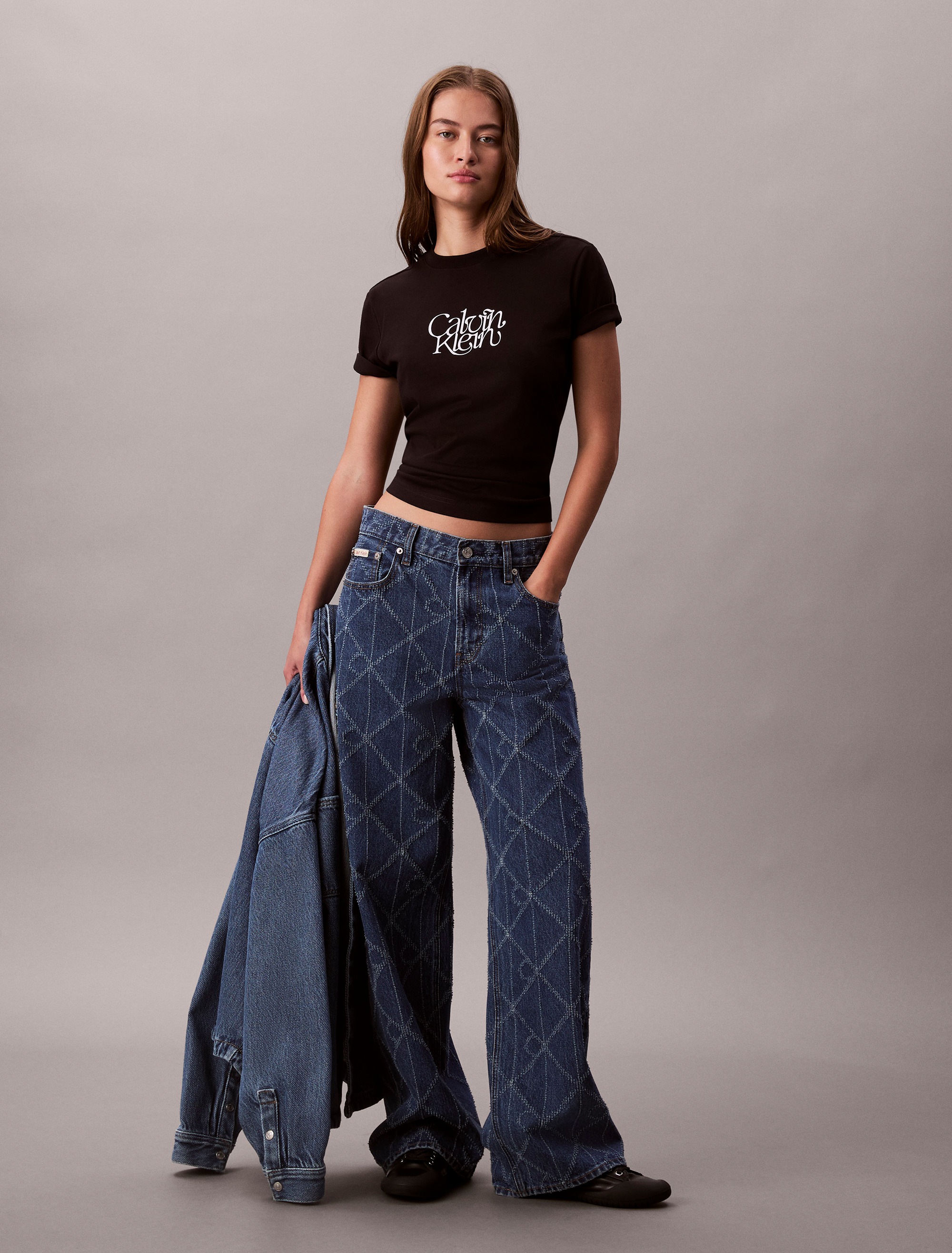 Calvin Klein Jeans T-Shirt »SS FITTED SCRIPT CALVIN KLEIN TE«, Mit Rundhalsausschnitt, regular fit