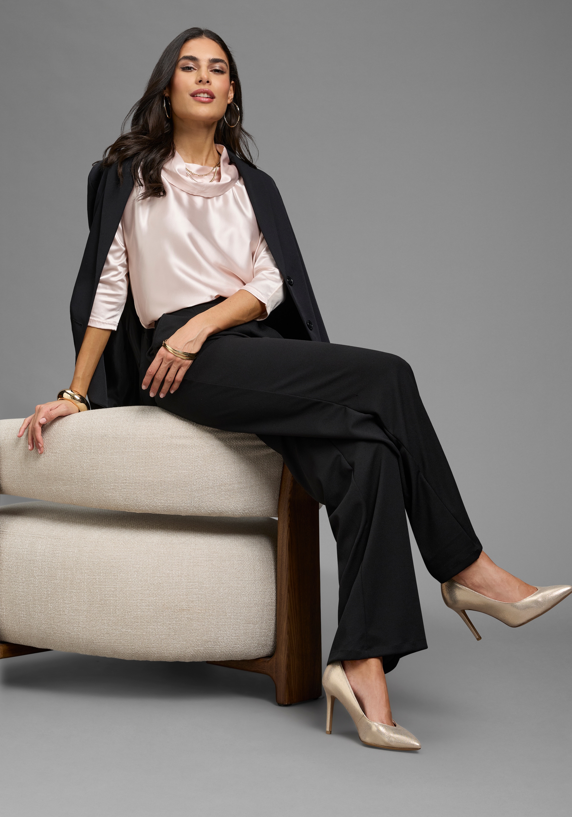 Laura Scott Shirtbluse aus Satin und Jersey, figurumspielende Passform, 3/4-Fledermausärmel