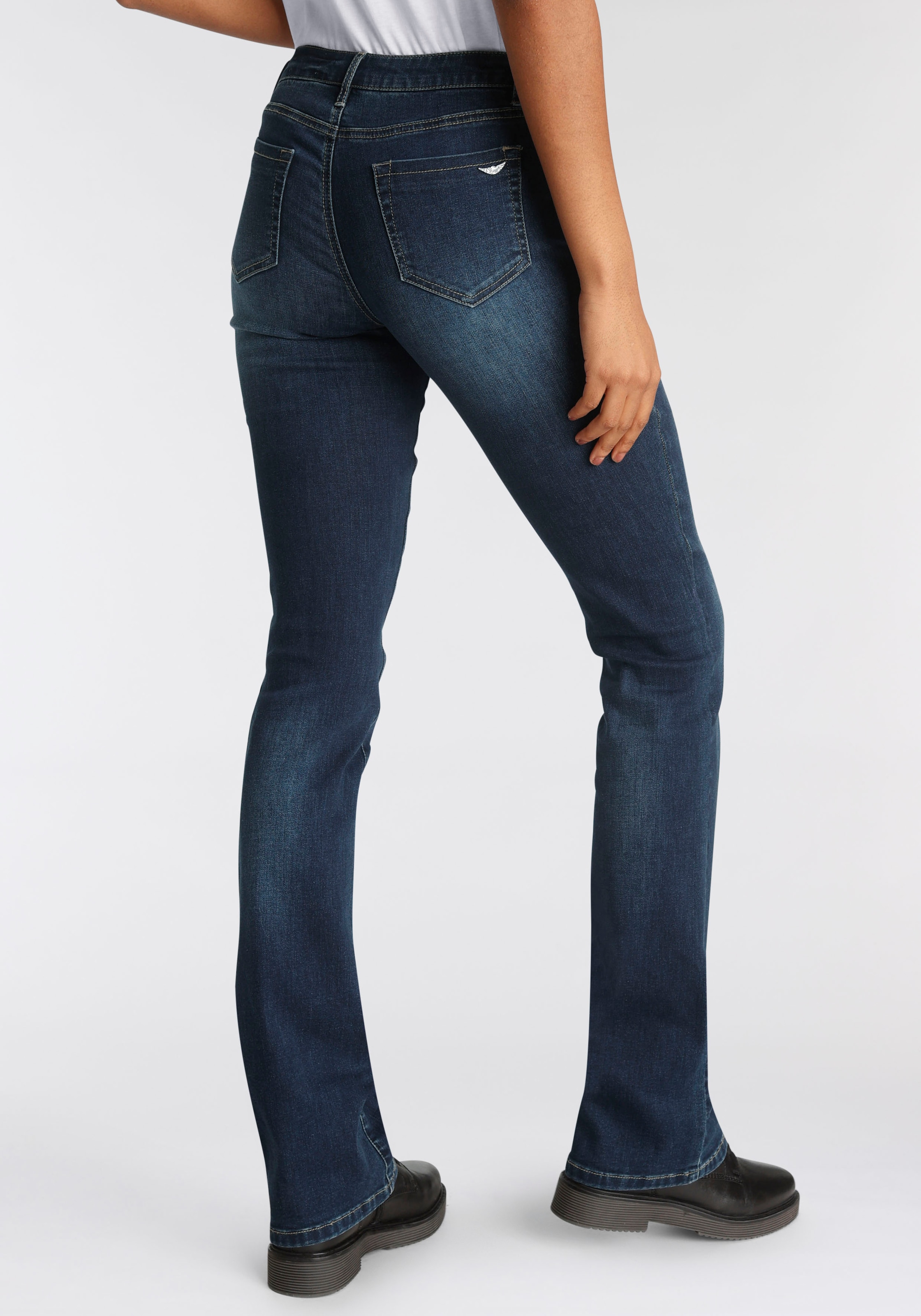 Arizona Bootcut-Jeans »Ultra-Stretch«, normale Passform, Baby-Bootcut, Used-Look-Waschung