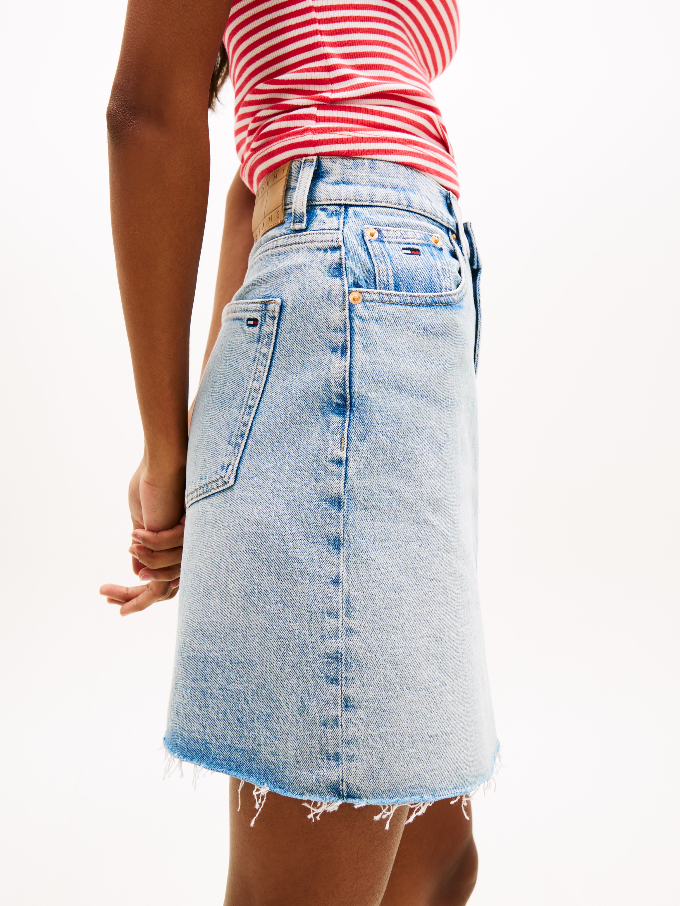 Tommy Jeans Jeansrock »MOM UH SKIRT BJ8115« Straight Fit in Mini-Länge