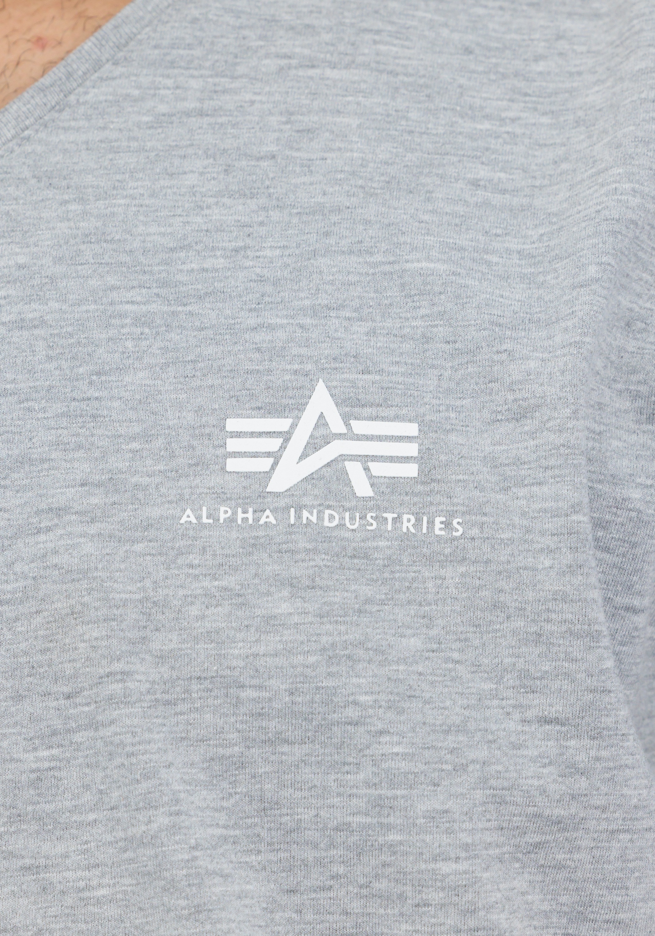 Alpha Industries T-Shirt »ALPHA INDUSTRIES Men - T-Shirts Basic V-Neck T Small Logo«