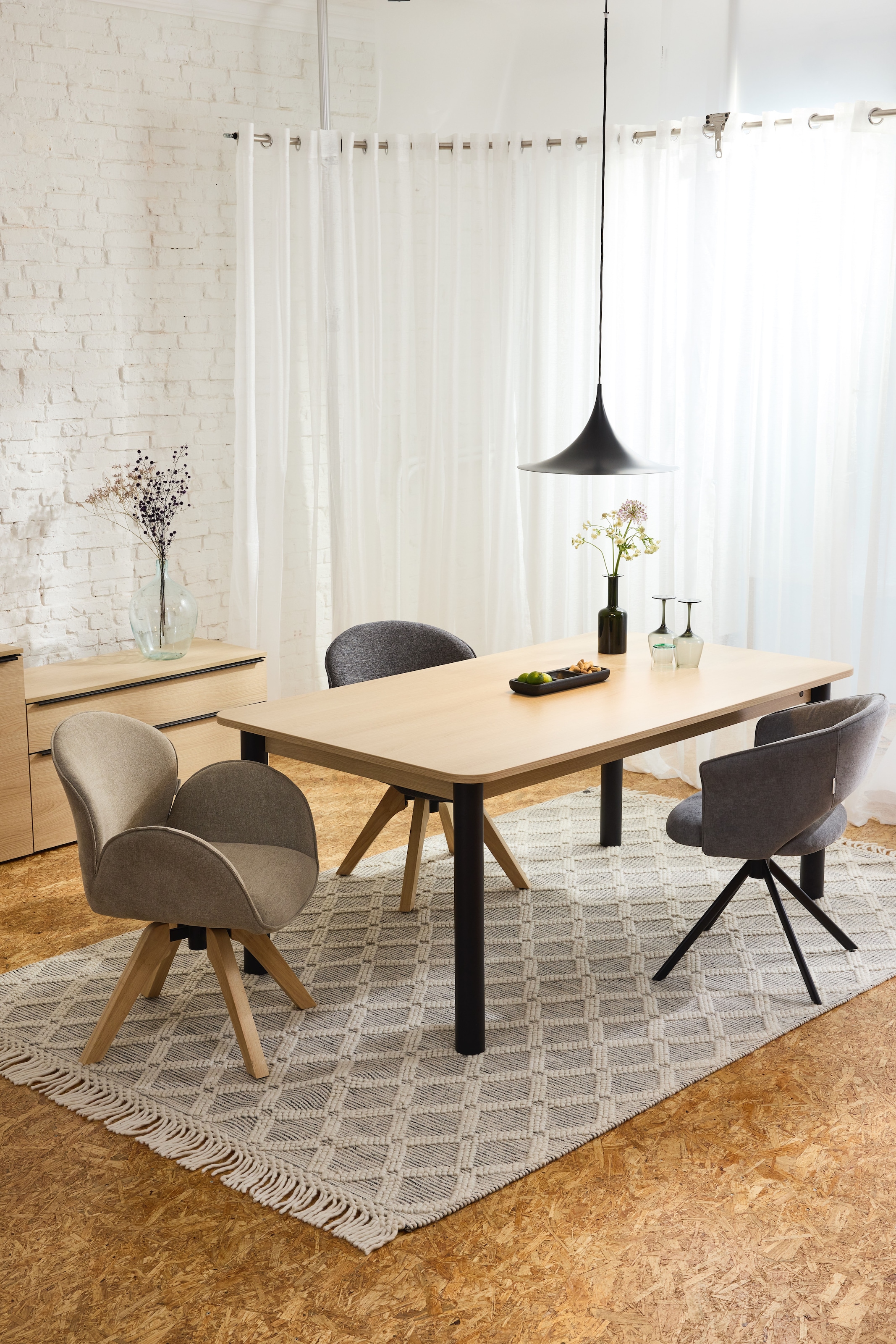 TOM TAILOR HOME Armlehnstuhl »CURVY ARMCHAIR« (Set) 2 Stk.mit Armlehnen, drehbar, Rückholfunktion, Rückenausschnitt