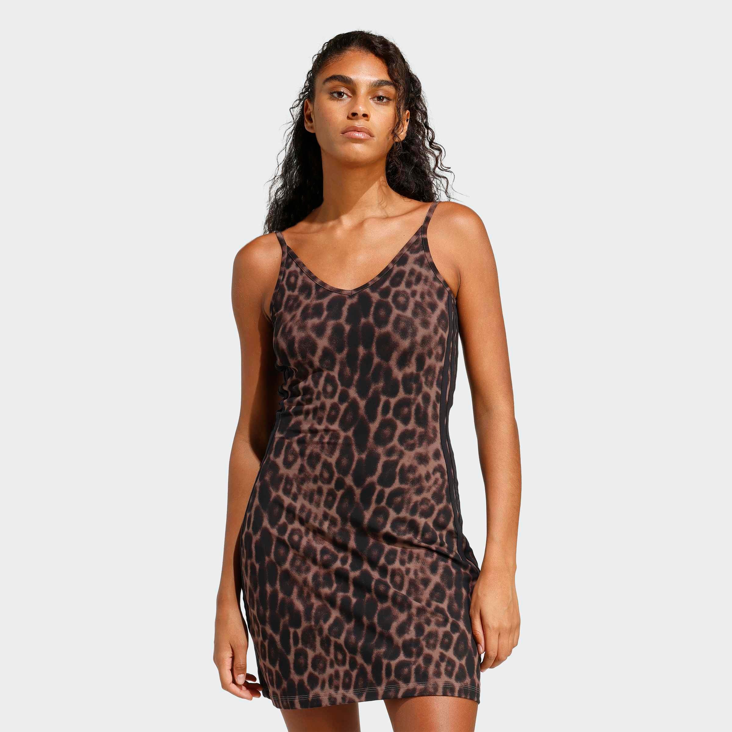 Image of adidas Sportswear Shirtkleid "SEASONAL ESSENTIALS MIT LEOPARDENPRINT UND 3-STREIFEN"