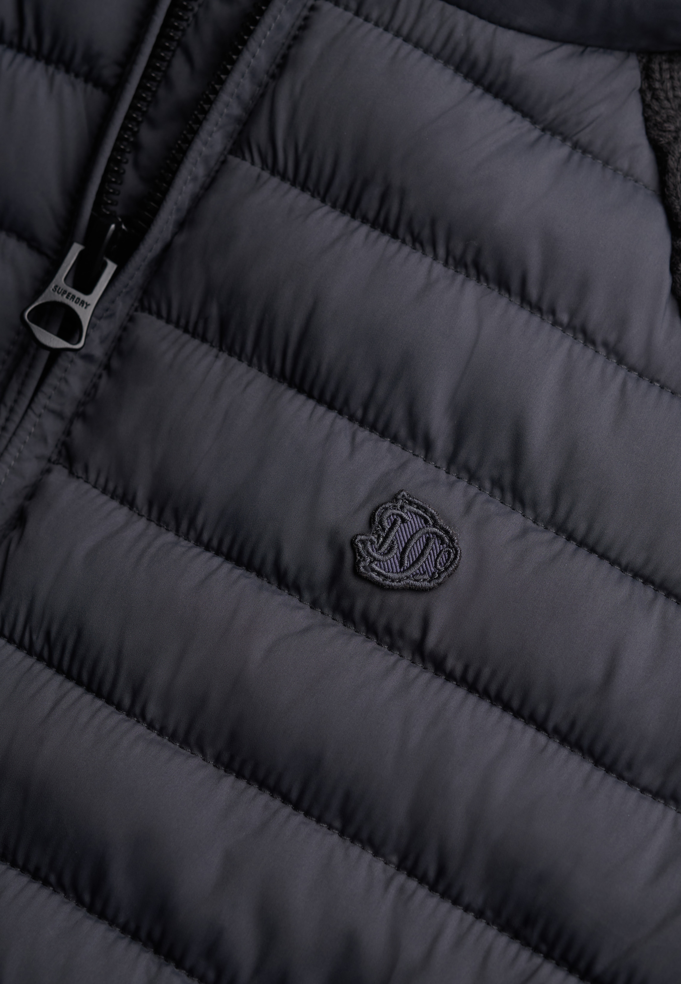 Superdry Hybridjacke »HOODED CABLE KNIT HYBRID« Kunstfaser, slim fit