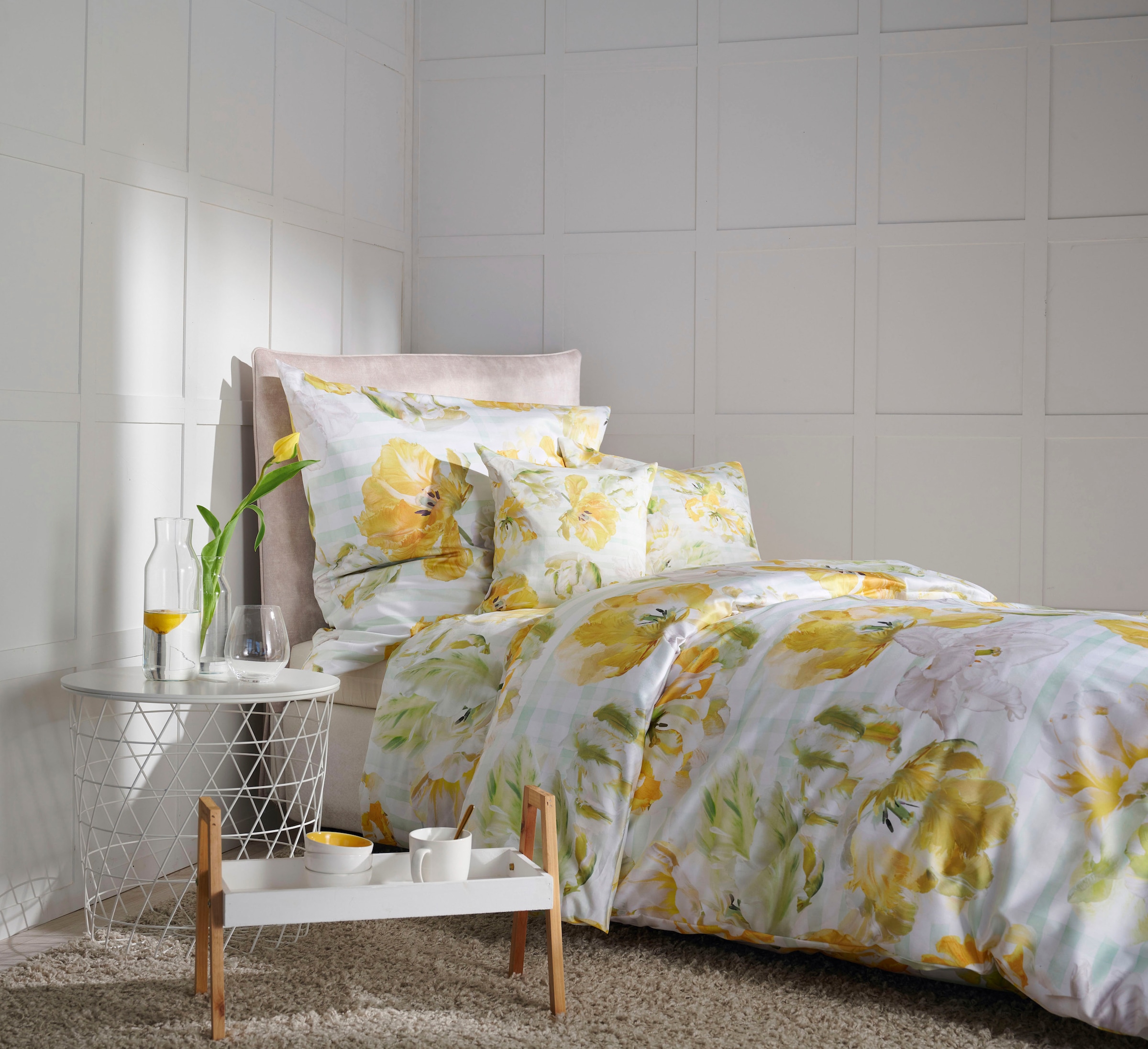 APELT Bettwäsche »Nelly«, elegante Papageientulpe und modernes Aquarellkaro