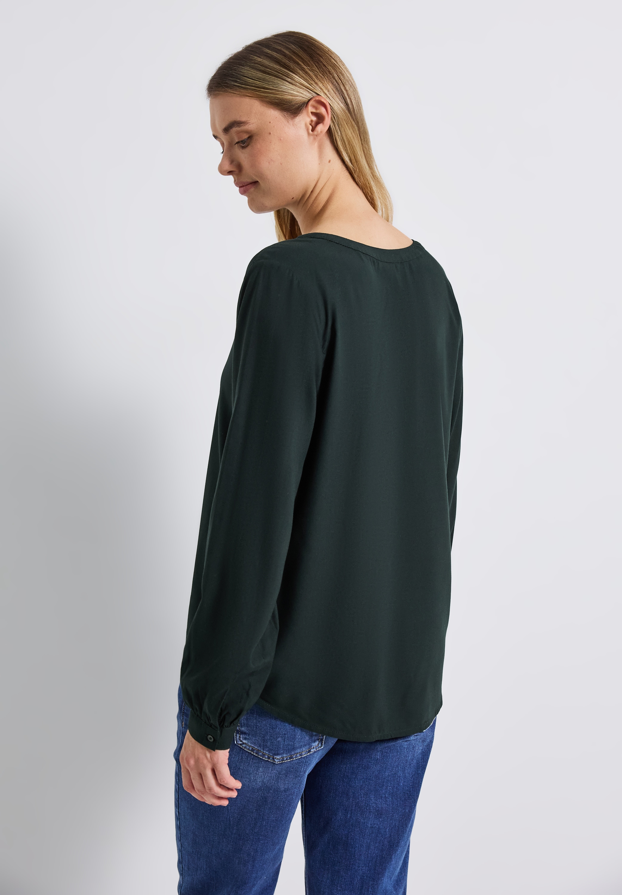 STREET ONE Langarmbluse, Sommerbluse, Tunika mit Split Neck und aus Viskose