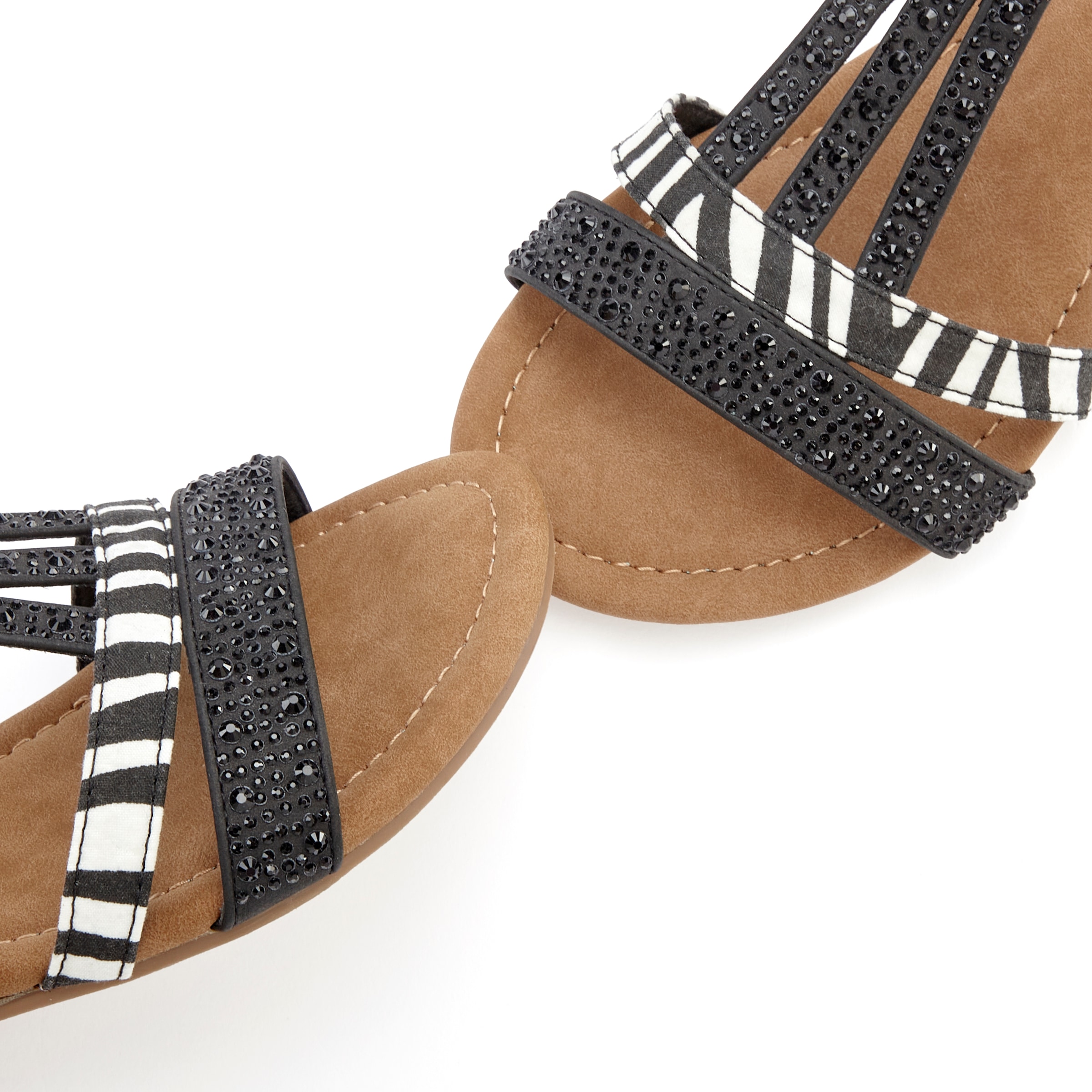 LASCANA Sandale »Sommerschuh, Sandalette,«, mit Verzierung und kleinem Keilabsatz im Festival-Look VEGAN