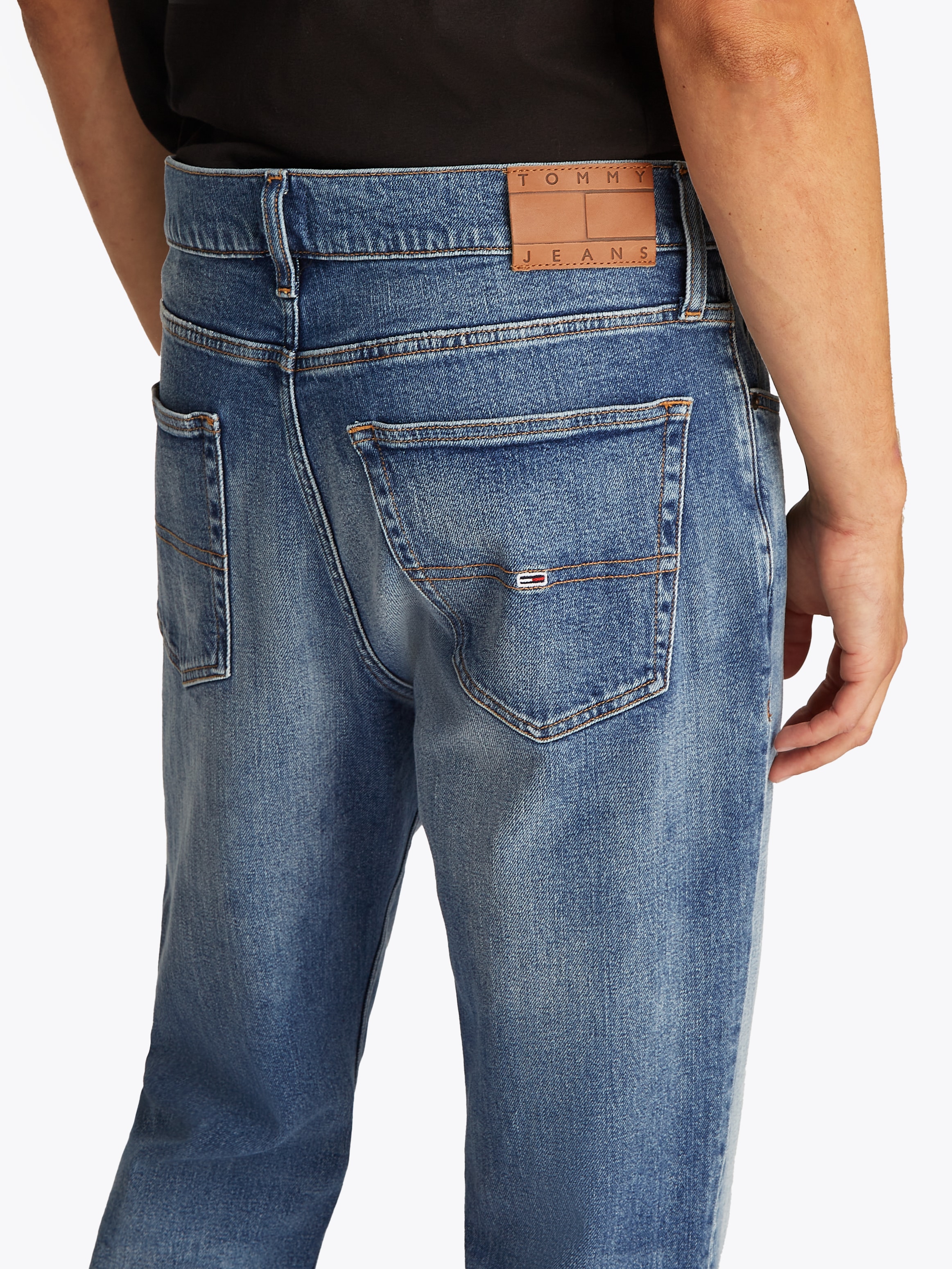 Tommy Jeans Slim-fit-Jeans »Ryan Regular Slim Straight«, Slim‑Straight‑Jeans aus hochwertigem Denim regulärer Leibhöhe