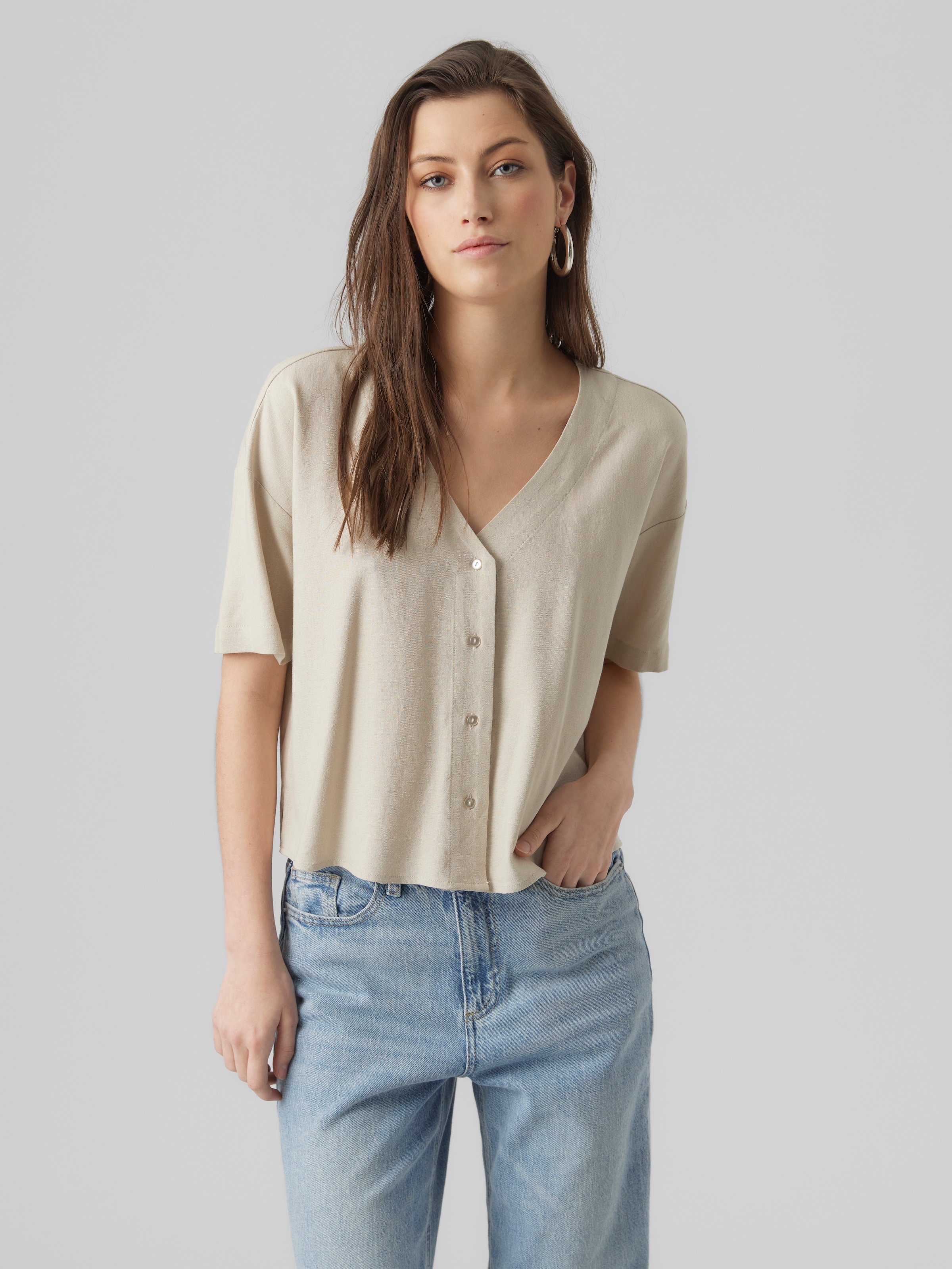 Image of Vero Moda Kurzarmshirt "VMJESMILO 2/4 SHIRT WVN GA NOOS" mit V-Ausschnitt