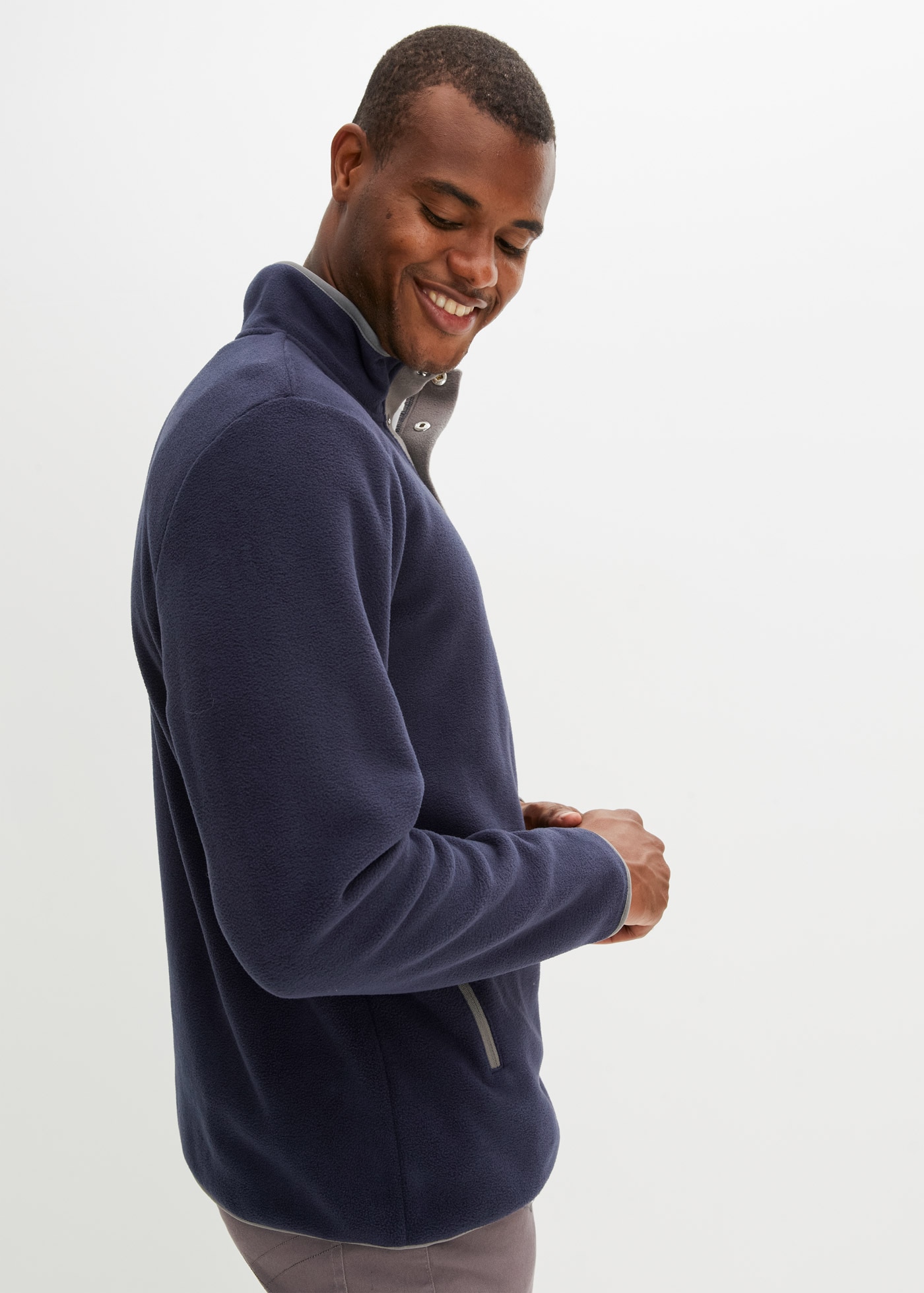 bonprix Fleecepullover »Troyer Fleeceshirt mit praktischen Taschen und tollen Kontrastdetails«, Troyer Fleeceshirt mit praktischen Taschen und tollen Kontrastdetails
