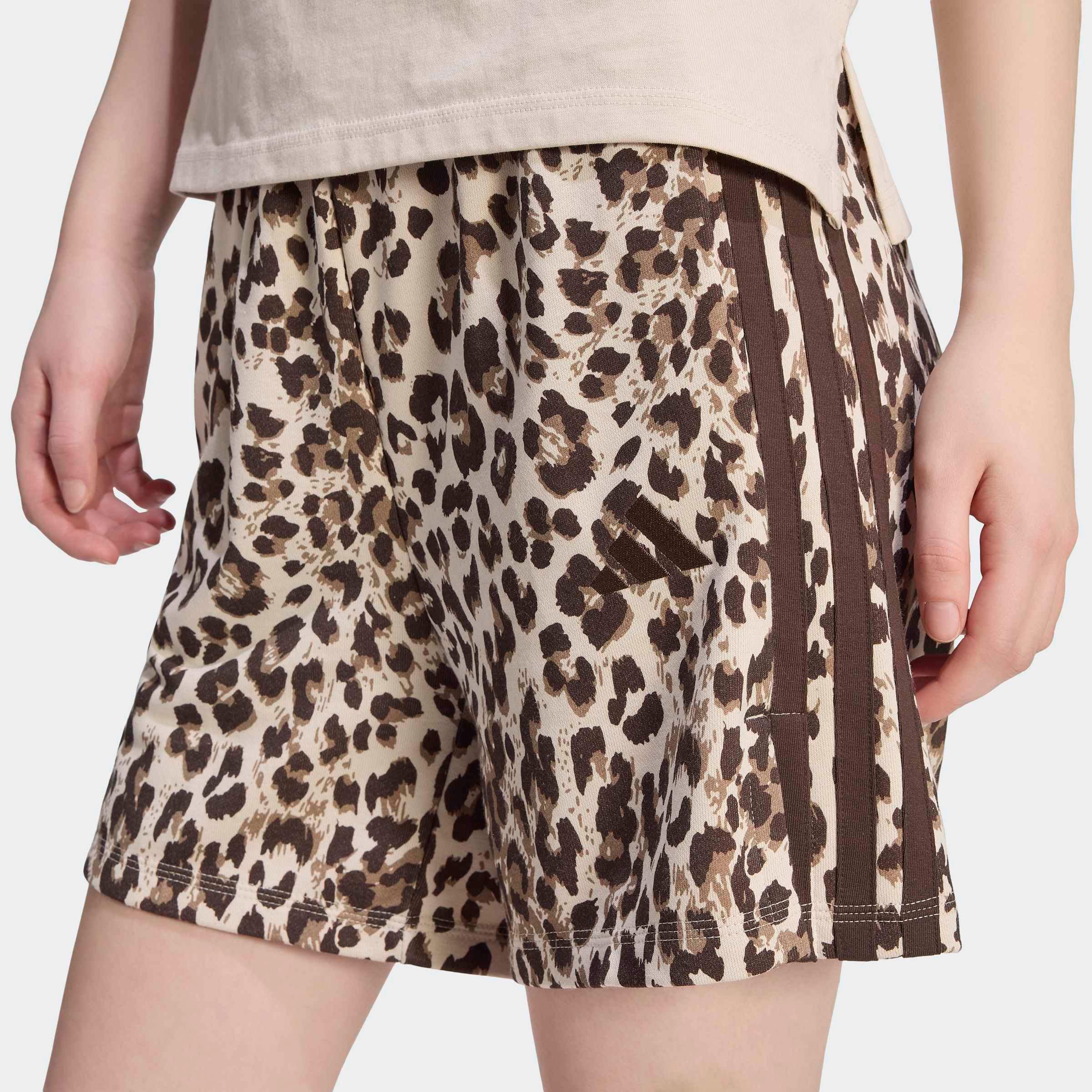 adidas Sportswear Shorts »W AOP SHO«  für Erwachsene, mit Gummizug, aus Baumwolle, eng geschnitten