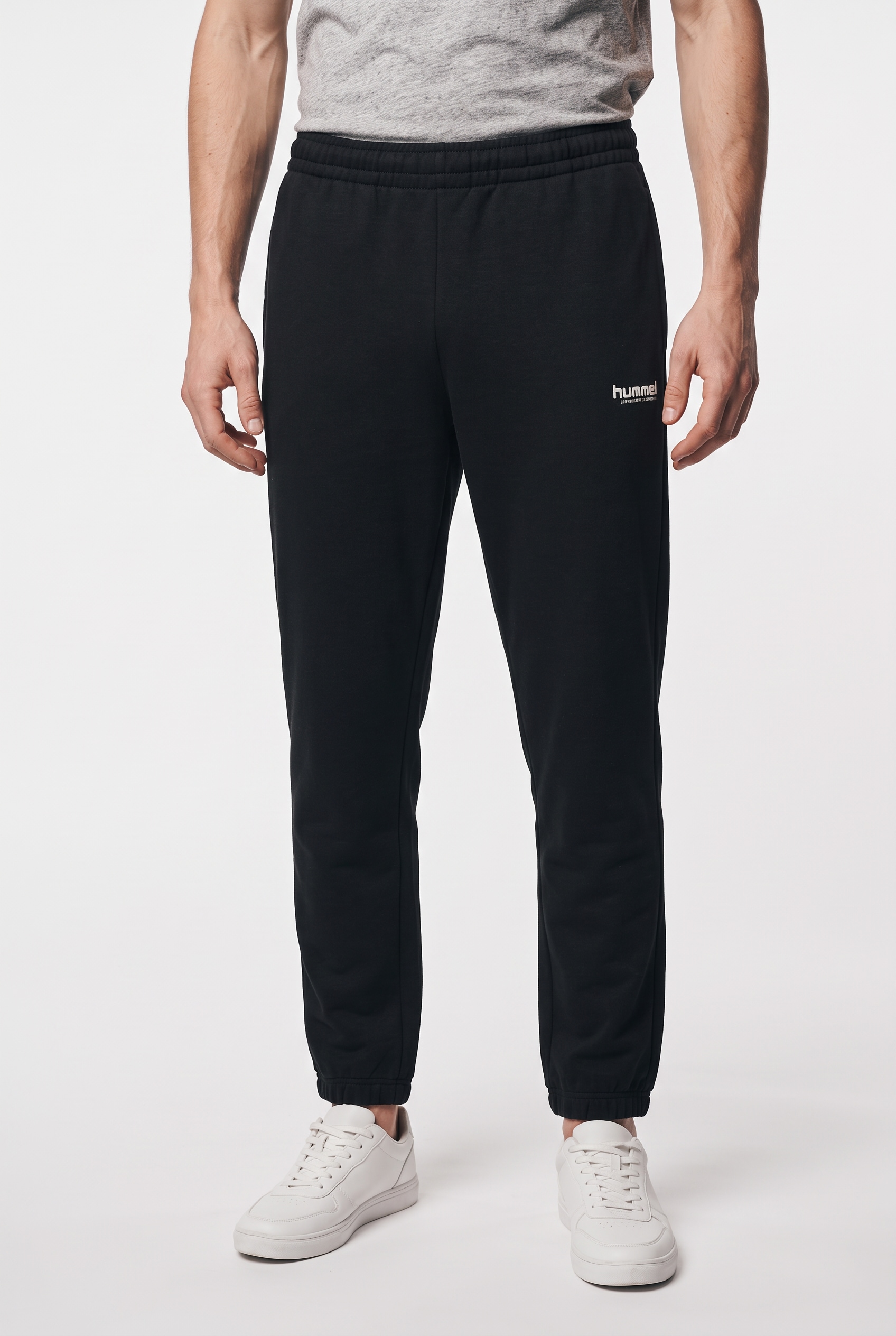 hummel Sweathose »HMLLEGACY 2.0 SWEATPANTS«  aus Baumwolle und Polyester, mit BEECOOL® Technologie