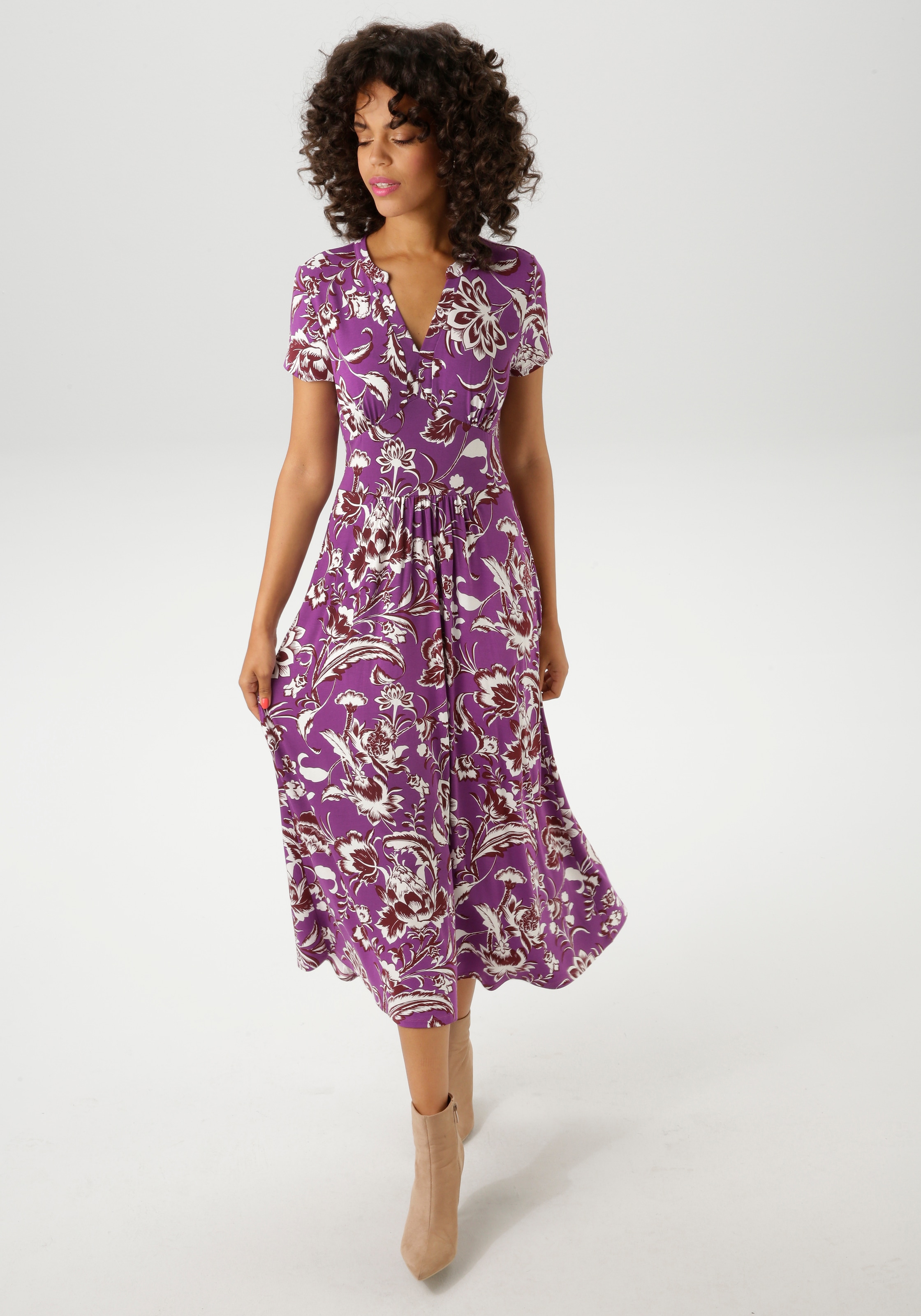 Aniston CASUAL Sommerkleid, mit grossflächigem Blumendruck
