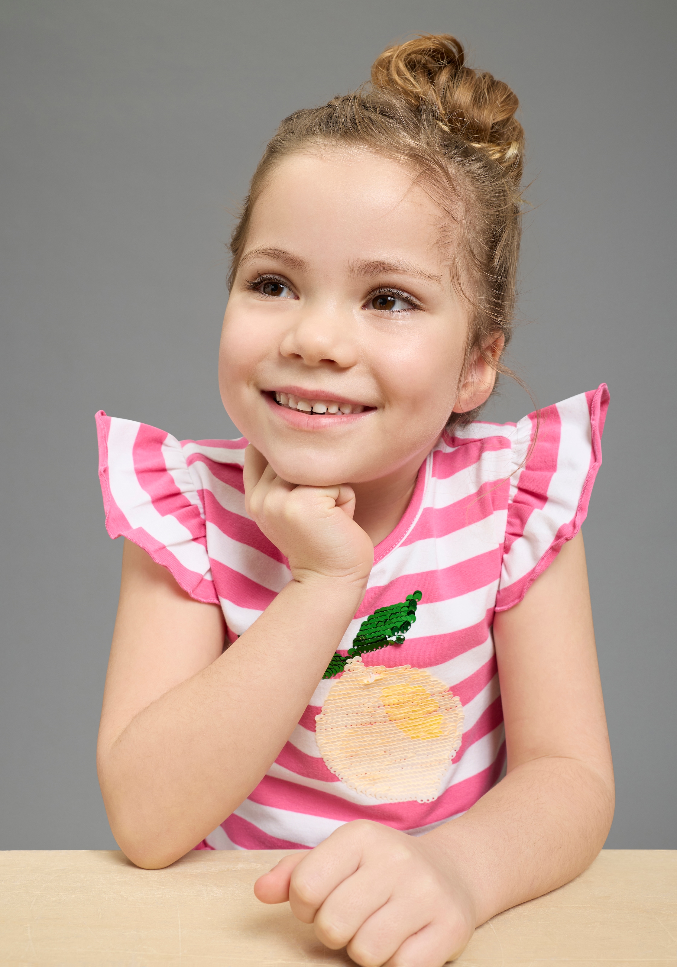 KIDSWORLD Jerseykleid »mit Pailletten für kleine Mädchen - Kirschen oder Zitronen Motiv« festlich,  kniefrei,  verspielt,  aus Baumwollmischung