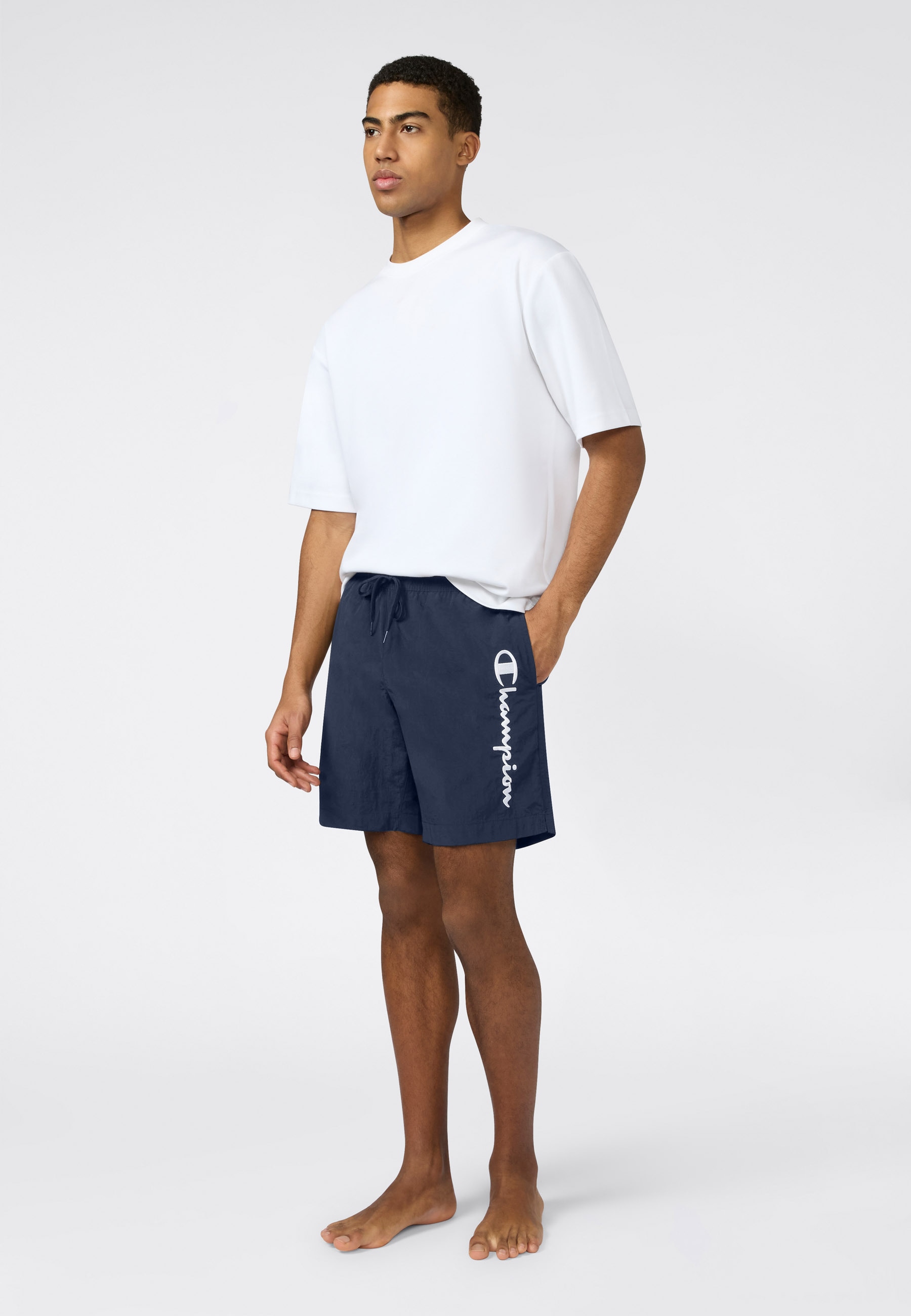 Champion Badeshorts »Beachshort Standard Fit« mit Logostickerei, unifarben, pflegeleicht, schnell trocknend