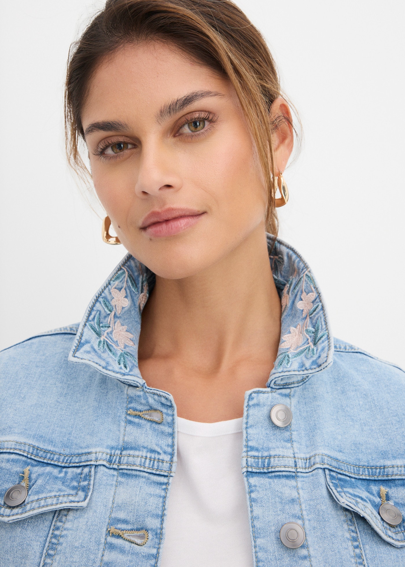 bonprix Veste en jean lockere Passform, mit Hemdblusenkragen