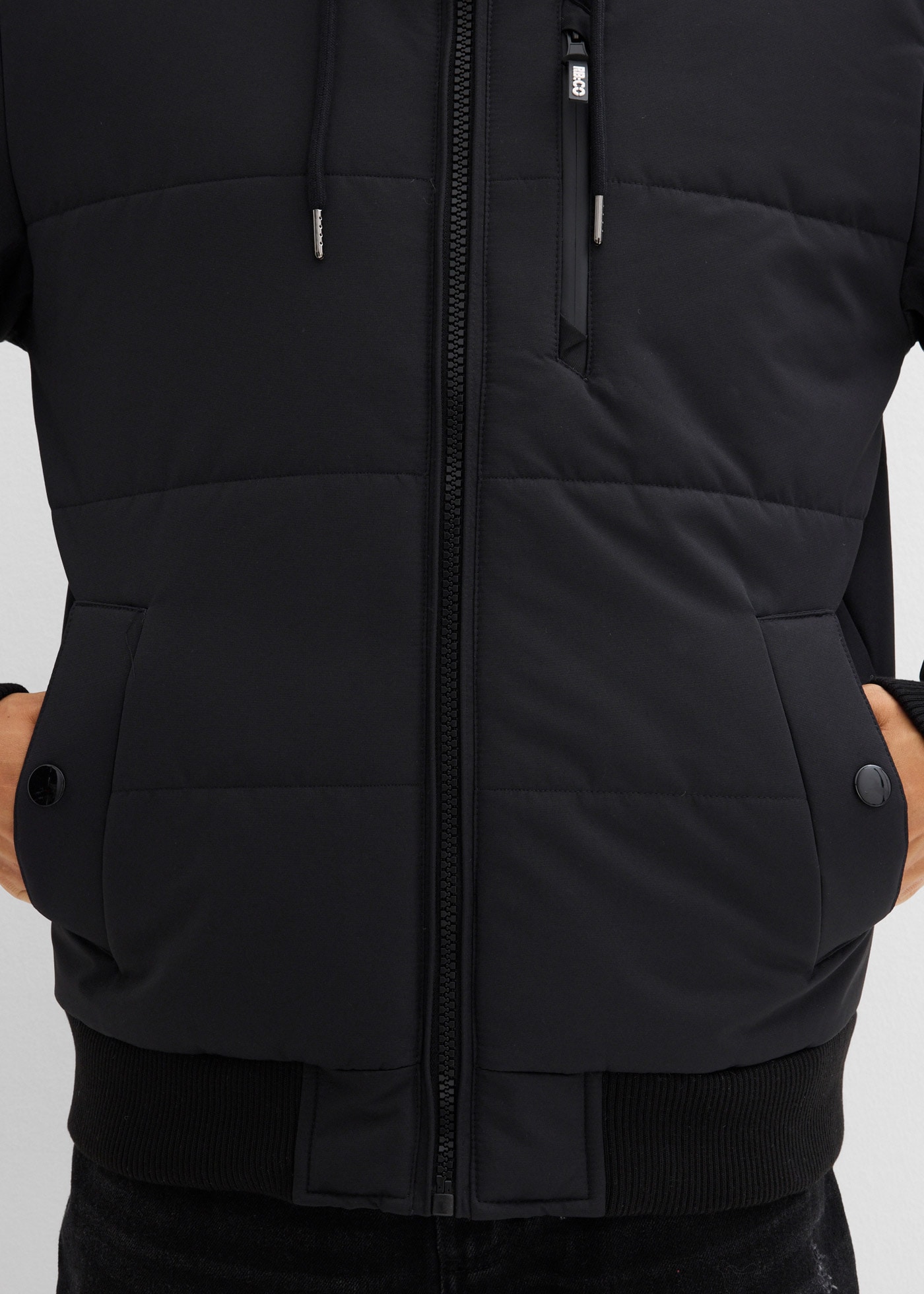 bonprix Veste matelassée »Winter-Steppjacke in Blousonform mit Kapuze« Winter-Steppjacke in Blousonform mit Kapuze