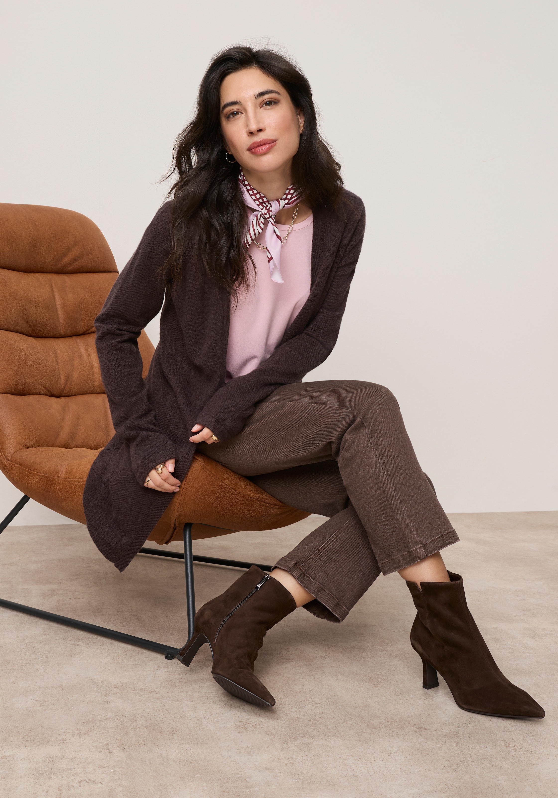Tamaris Veste en tricot »mit Taschen, aus weicher Viskosemischung« parfait pour les soirées d'été douces