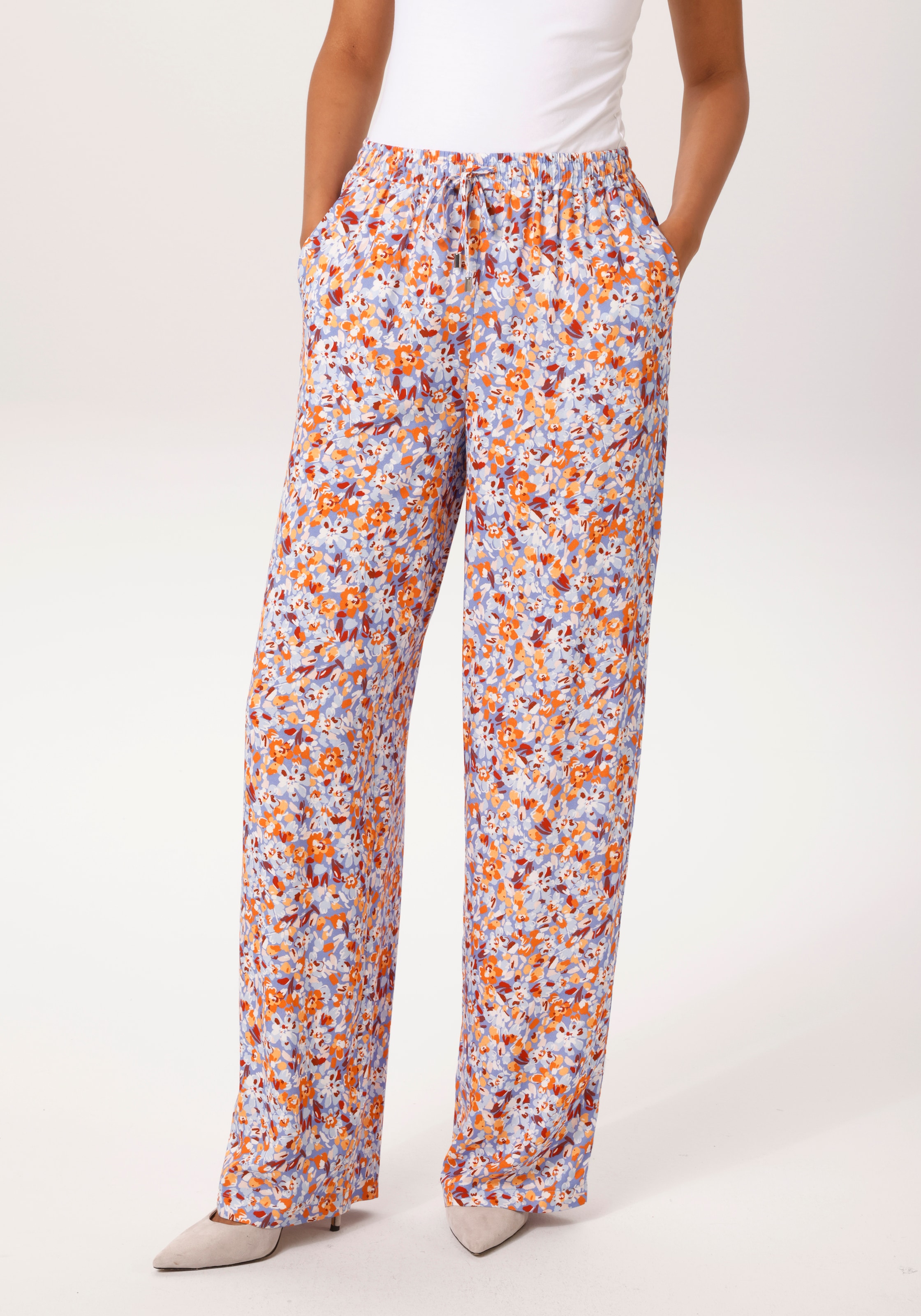 Aniston CASUAL Pantalon à enfiler  imprimé de fleurs graphiques aux couleurs harmonieuses