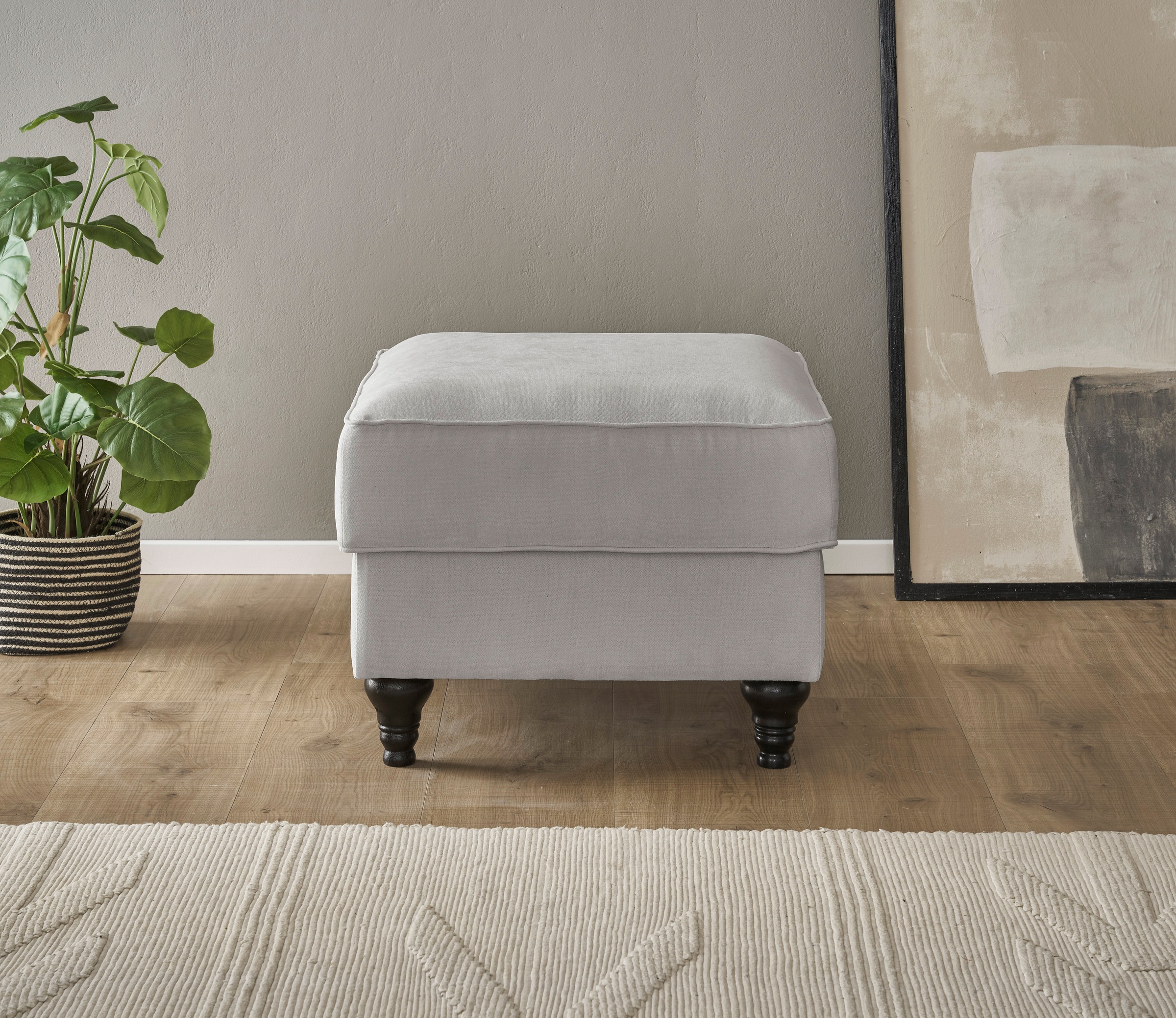 Image of GOODproduct Hocker "Westminster mit hochwertigem Microfaserbezug" Passend zur Serie WESTMINSTER, Federkern-Polsterung, gedrechselter Fuss
