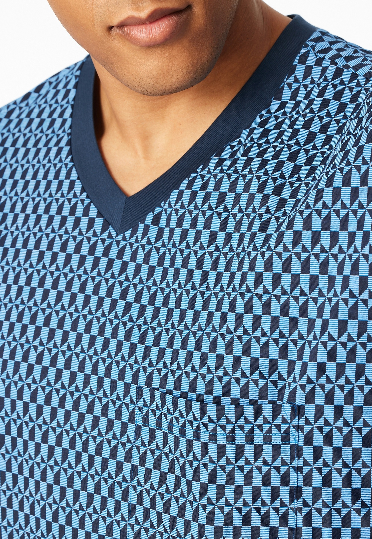 Schiesser Chemise de nuit »Comfort Nightwear« mit V-Ausschnitt, kleine Brusttasche, 1/2-Arm