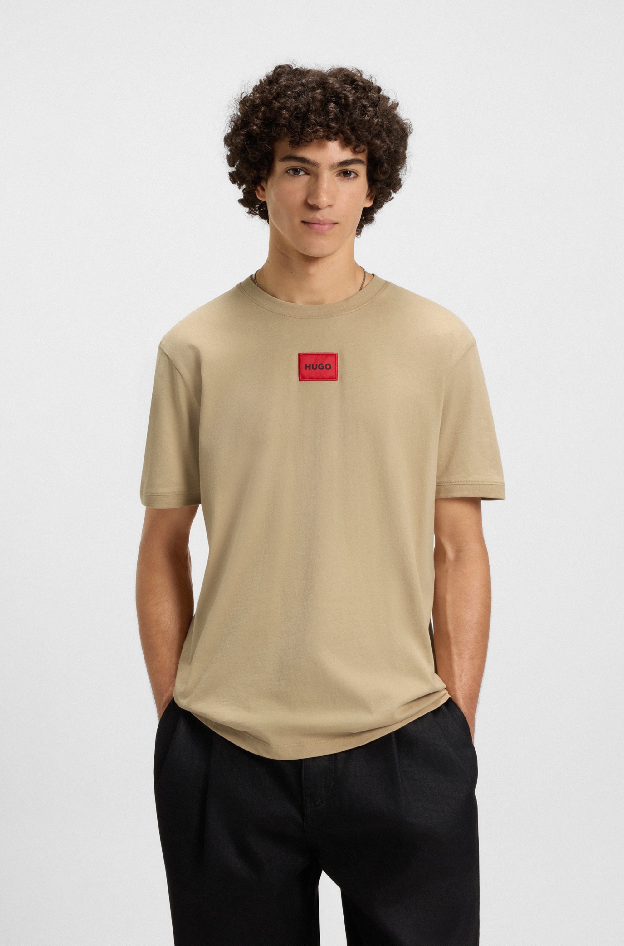 Image of HUGO T-Shirt "Diragolino" Rundhalsausschnitt, Regular Fit, Logo-Label