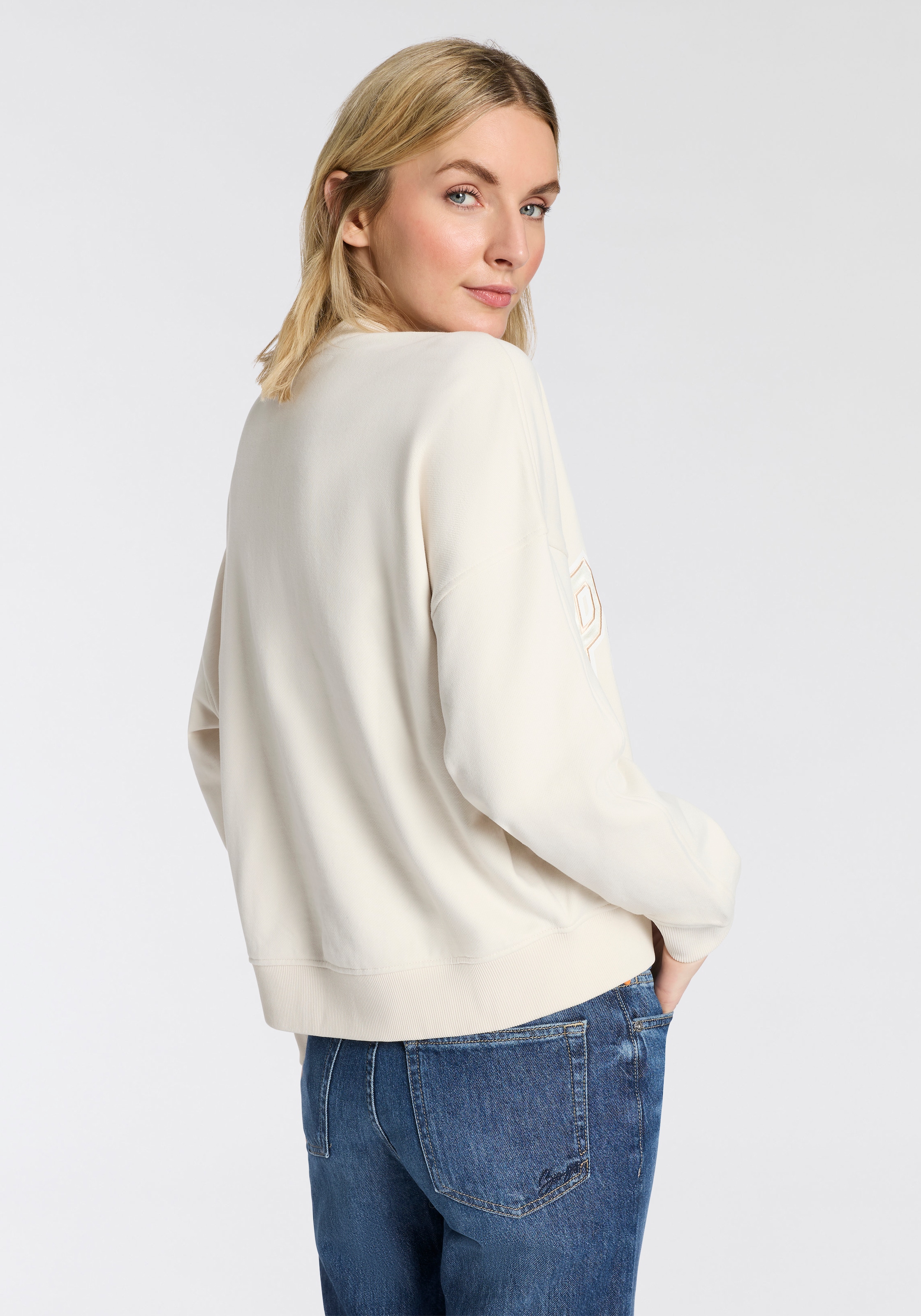 BOSS ORANGE Pull »Ever Premium Damenmode«, im Oversized Fit, Rundhalsform
