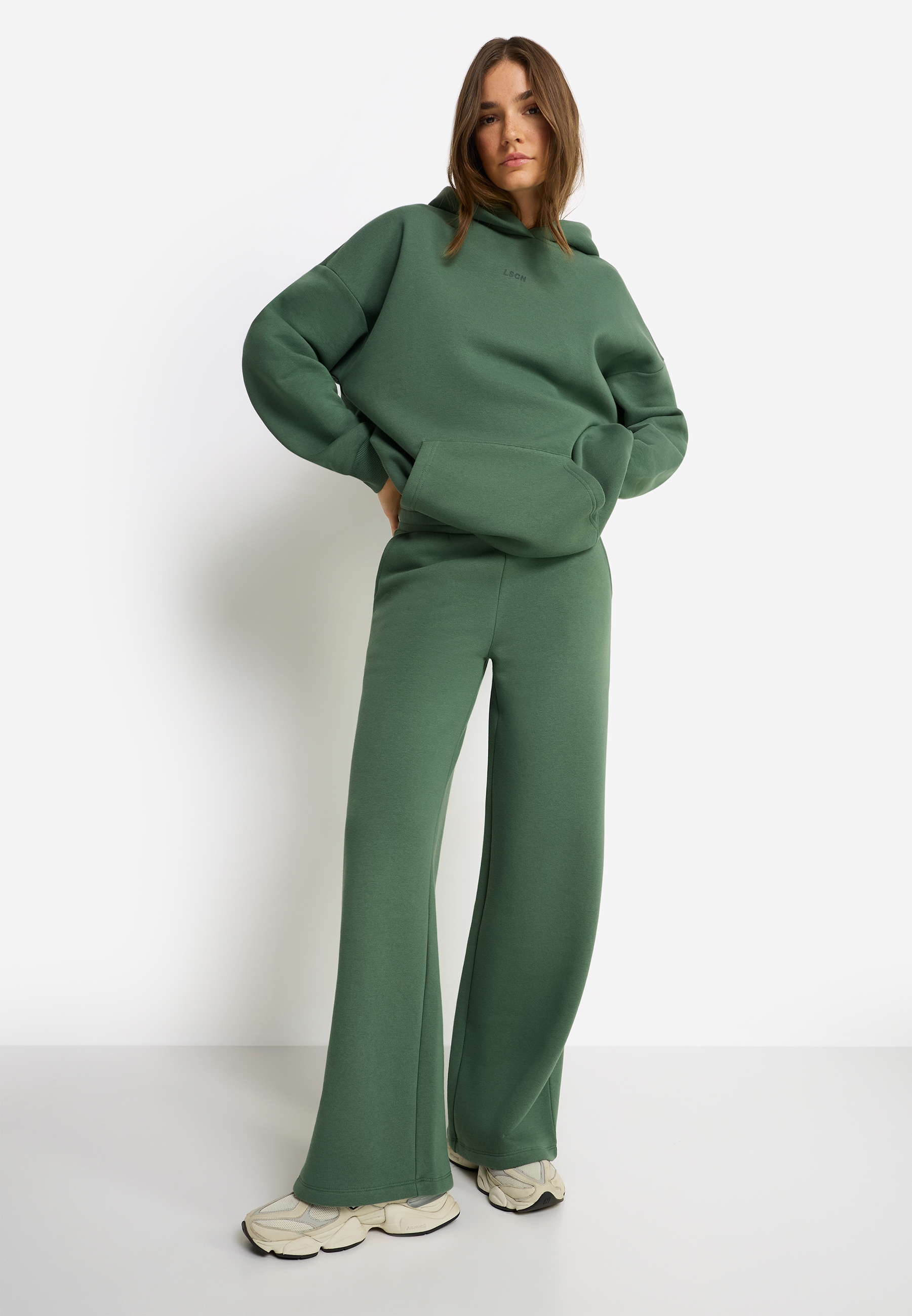 LSCN by LASCANA Hoodie , avec poche kangourou appliquée
