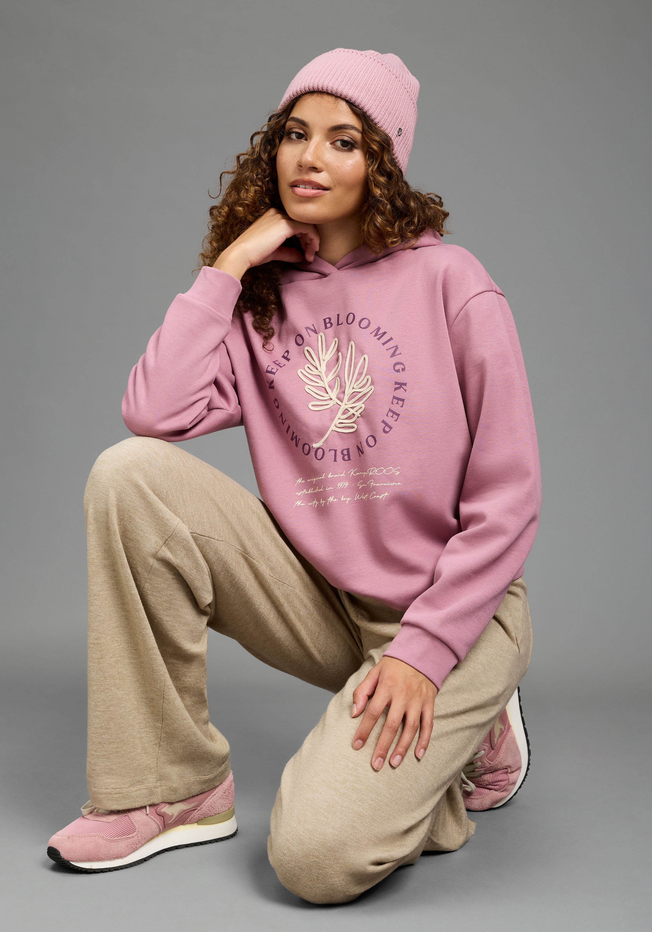 KangaROOS Sweat à capuche , avec capuche, coupe ample, longueur hanches, aussi en grandes tailles
