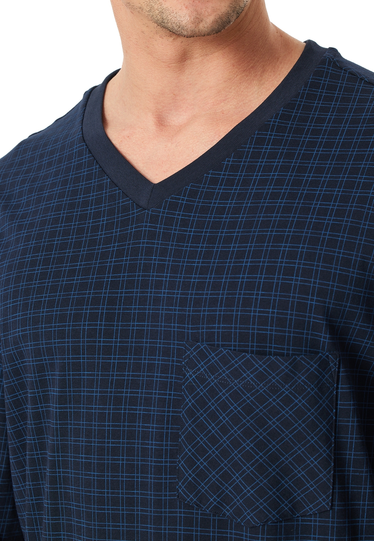Schiesser Pyjama »Comfort Essentials«, (2 tlg.), V-Ausschnitt, Brusttasche, Baumwolle, Langarm