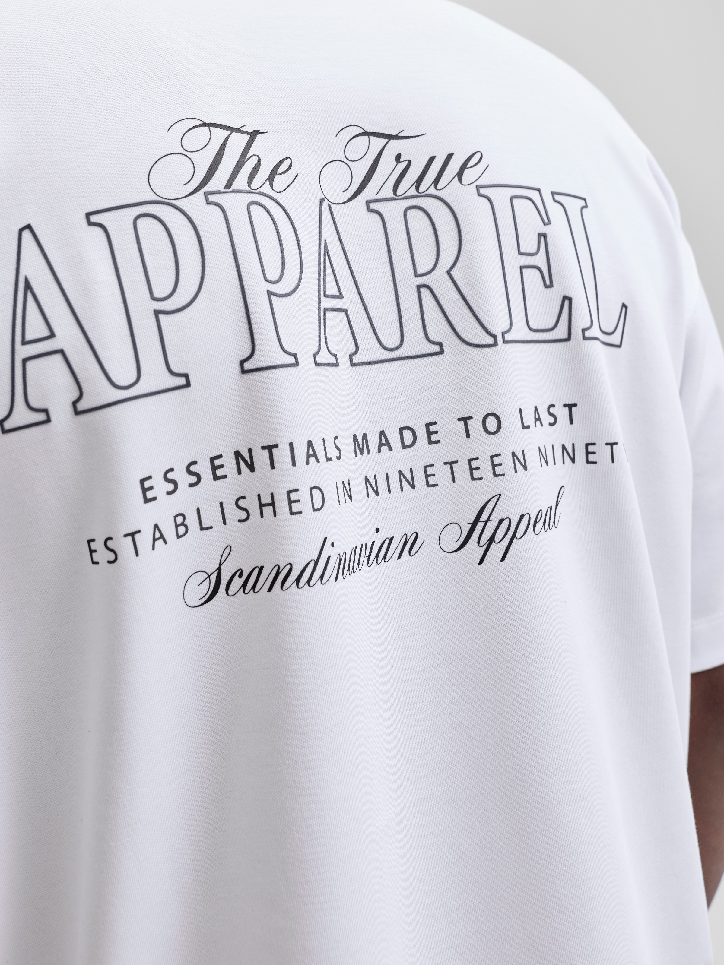 Jack & Jones T-shirt »JJEBARRON STUDIO TEE SS O-NECK SN« mélange de coton, coupe ample