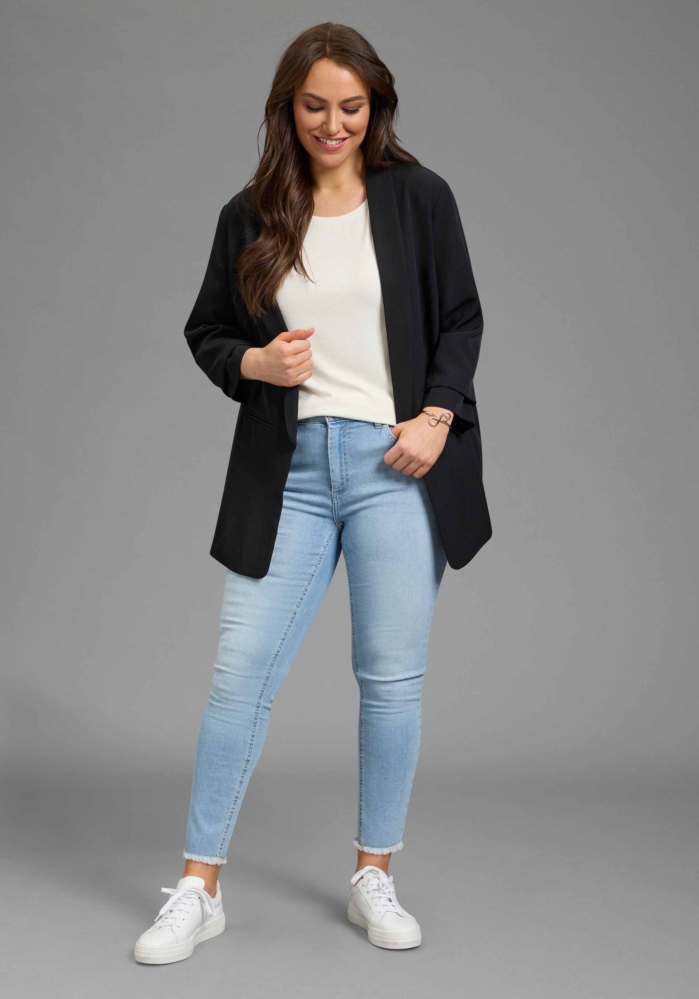 Laura Scott CURVE T-shirt im Basic-Stil, mit Rundhalsausschnitt, aus elastischem Single Jersey