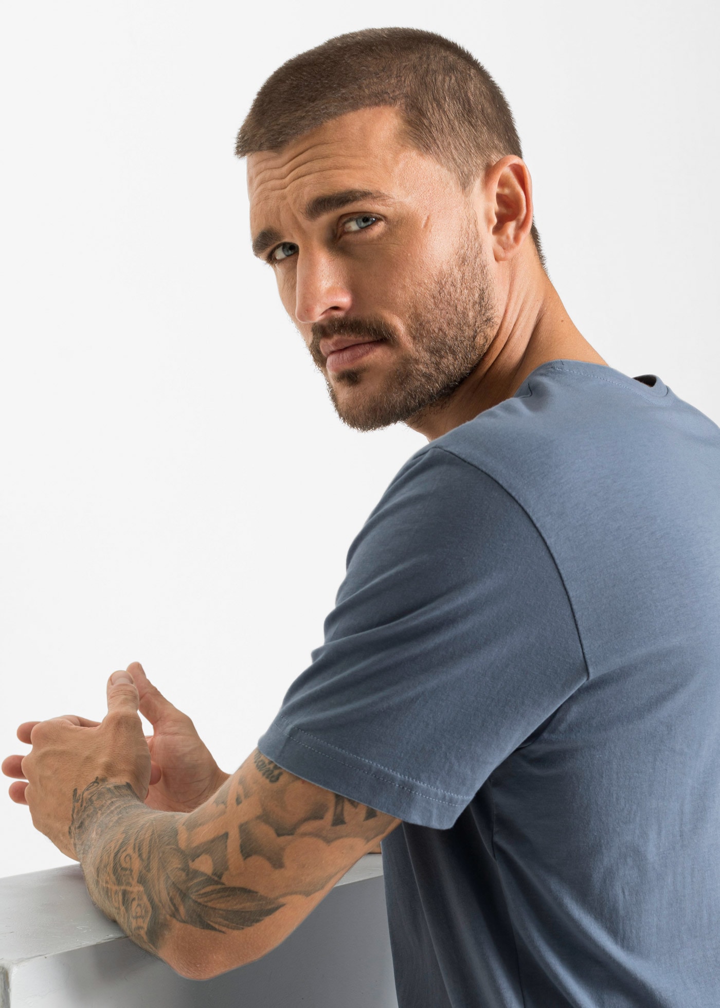 bonprix T-shirt Paquet, 3 cuis Regular Fit, Kurzarm, für den Alltag, aus Baumwolle und Viskose