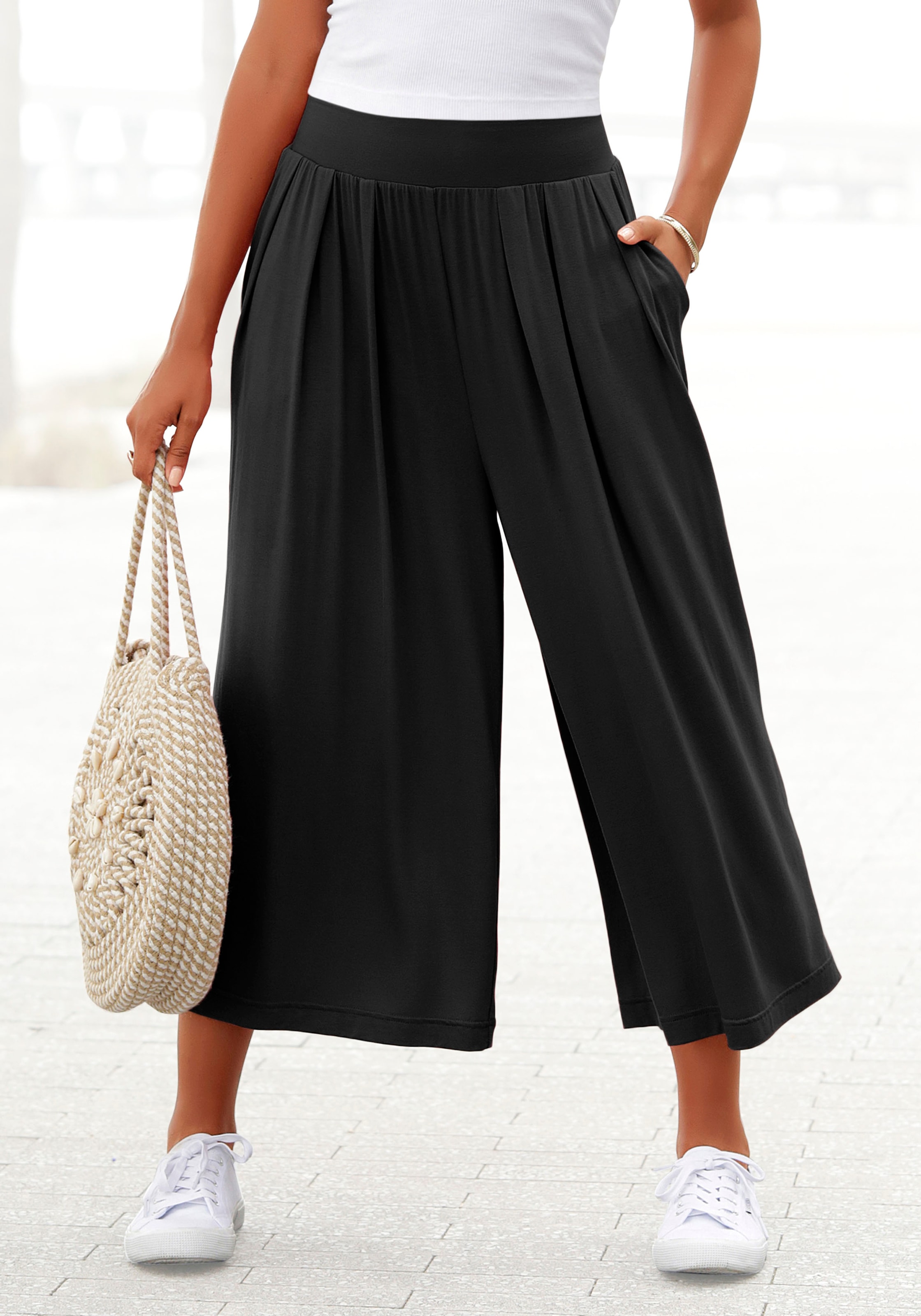 Image of LASCANA Culotte "mit extra weitem Bein aus luftig-leichter Viskose" bequeme Schlupfhose mit modischen Falten, Strandhose, Sommerhose