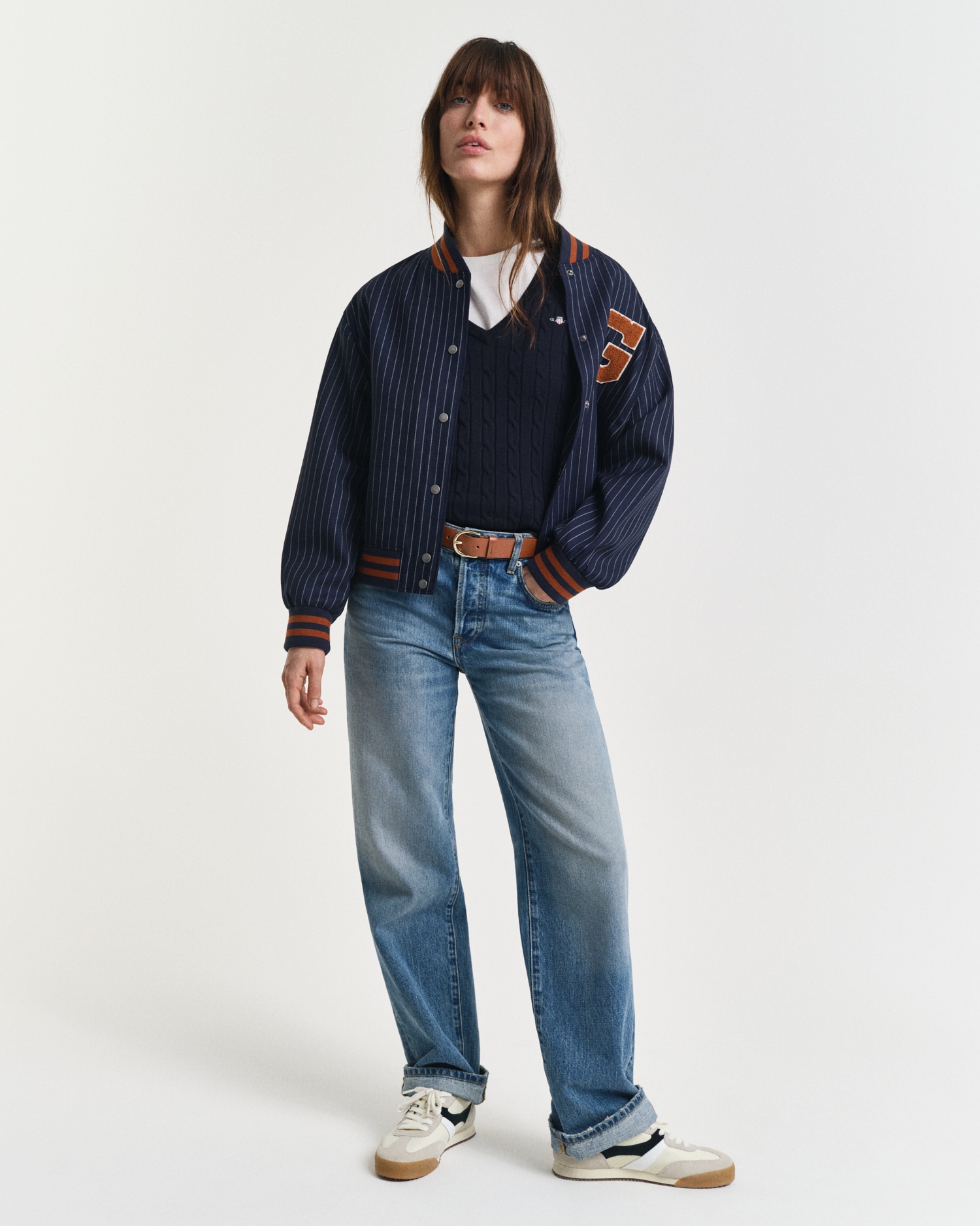 Gant Pull en tricot »STRETCH COTTON CABLE V-NECK« mit Logostickerei auf der Brust