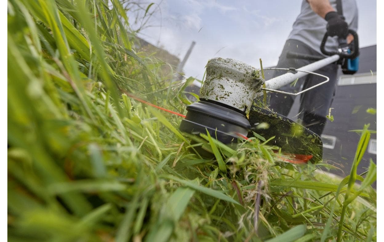 Bosch Professional Akku-Rasentrimmer »Akku-Rasentrimmer GRT 18 V-33 PROFESSIONAL«