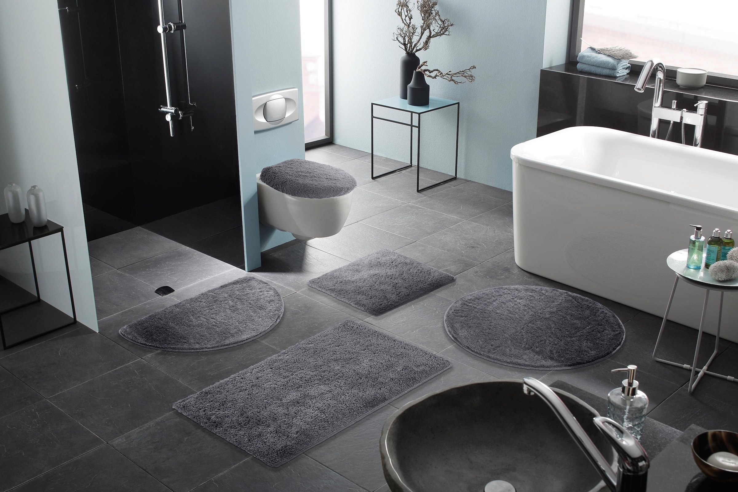 Bruno Banani Badematte »Lana, Badvorleger, Badezimmer Teppich«, rutschhemmend beschichtet, fussbodenheizungsgeeignet-schnell trocknend-strapazierfähig, Badteppich, Badematten, unifarben, auch als 3 teiliges Set & rund