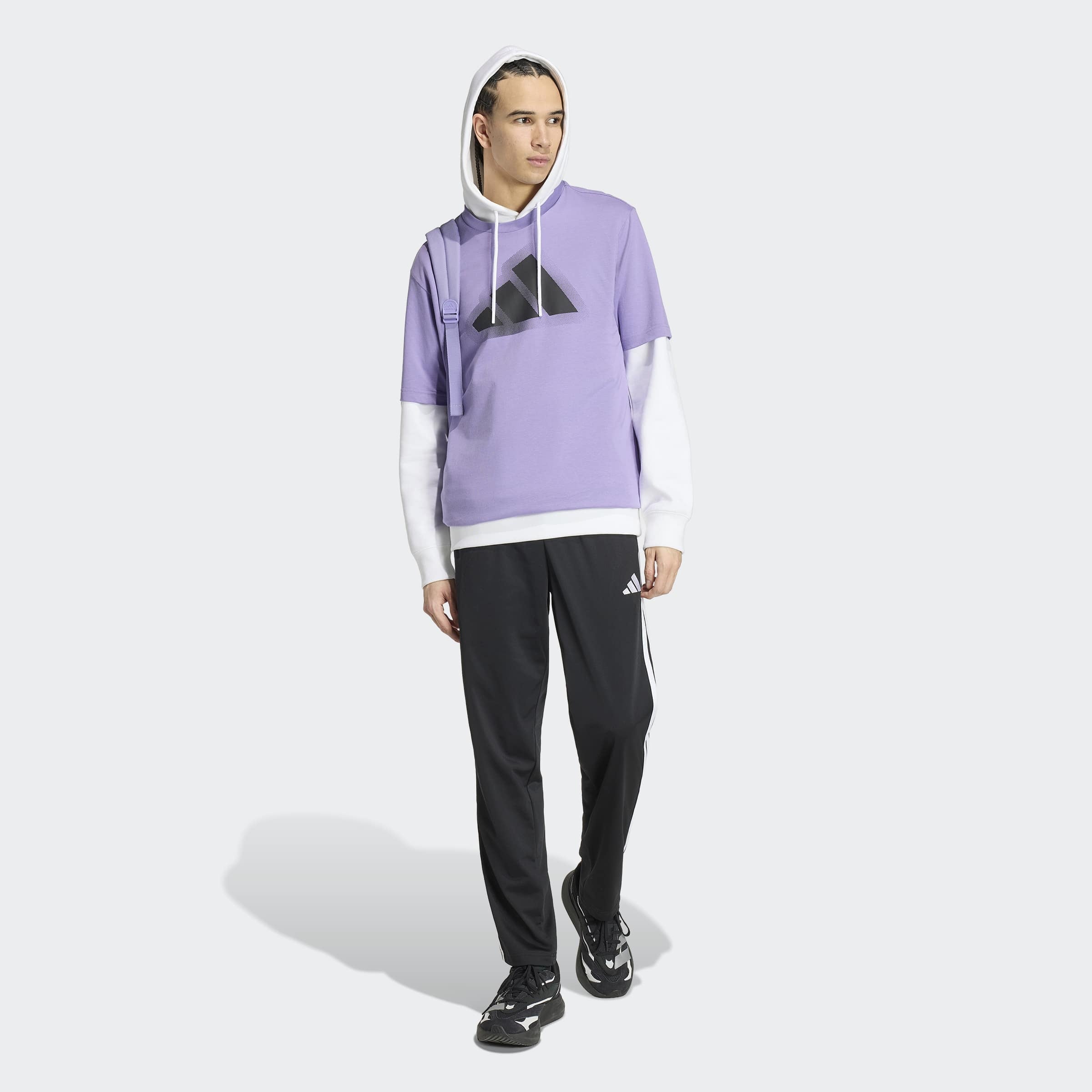 adidas Sportswear T-shirt »MODERN ESSENTIALS GRAFIK« mit Rundhalsausschnitt, sportlich, ohne Verschluss