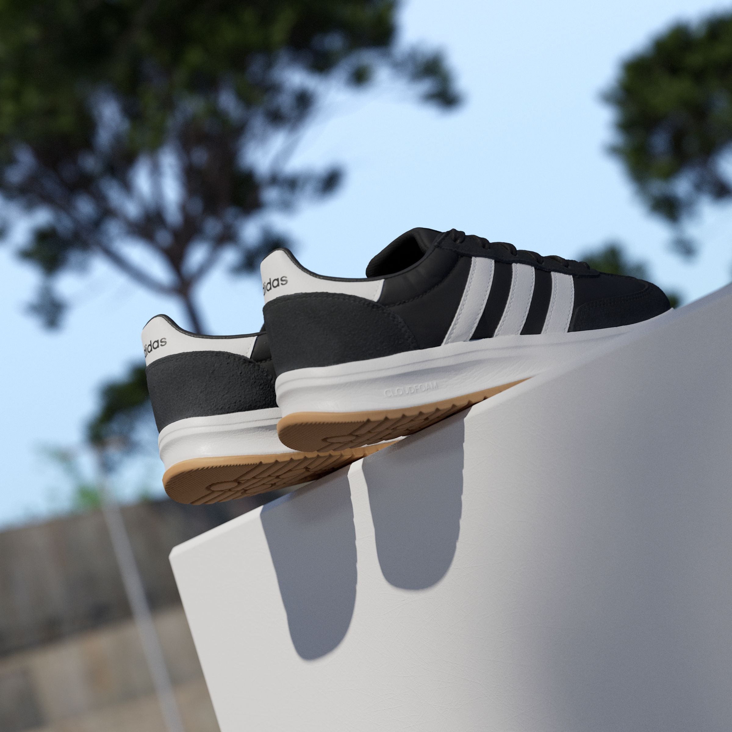 adidas Sportswear Sneaker »RUN 70S 2.0«, inspiriert vom Design des SL72