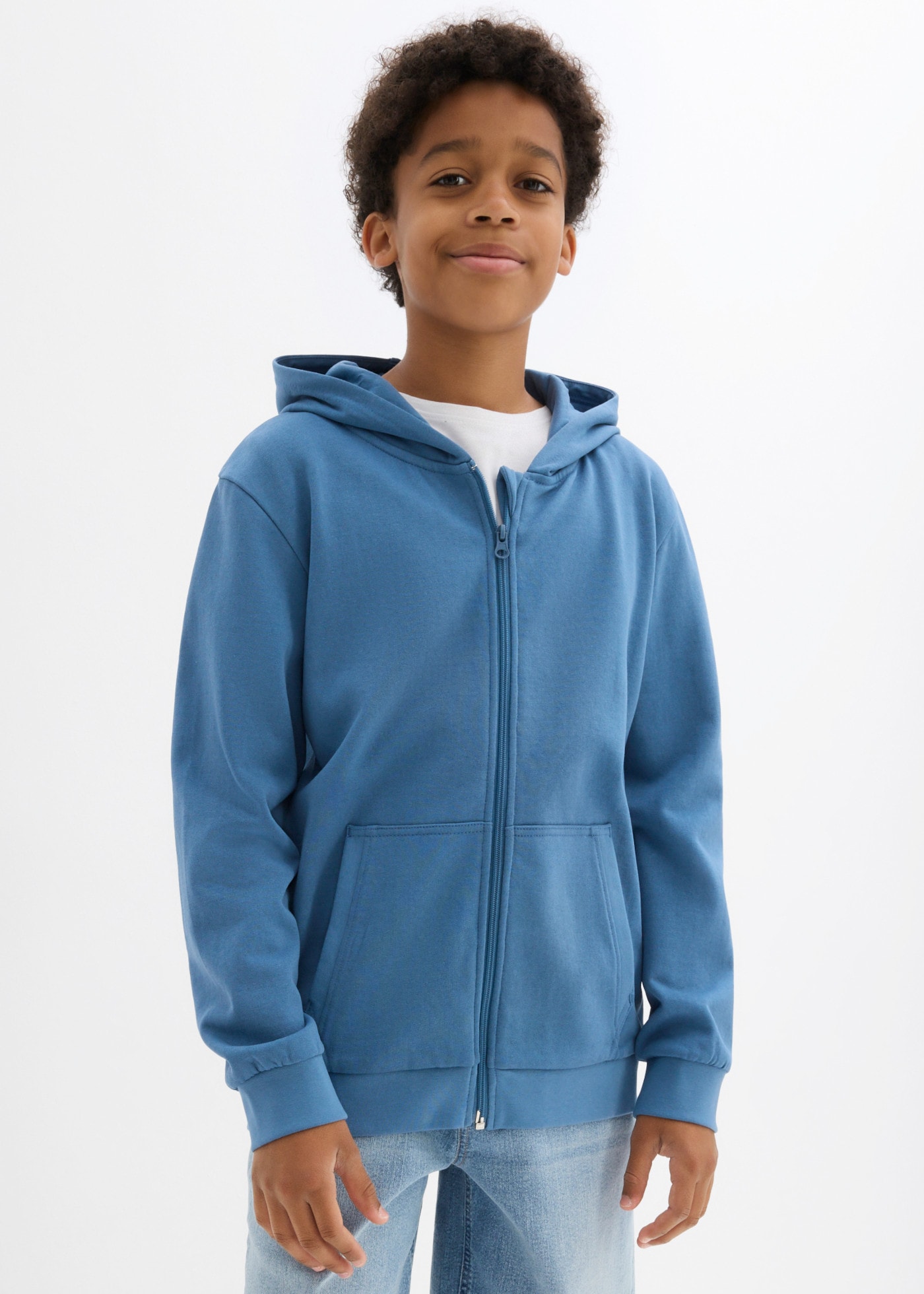 Image of bonprix Kapuzensweatjacke für Jungen, aus Baumwolle und Polyester, bequeme Passform, mit Kapuze
