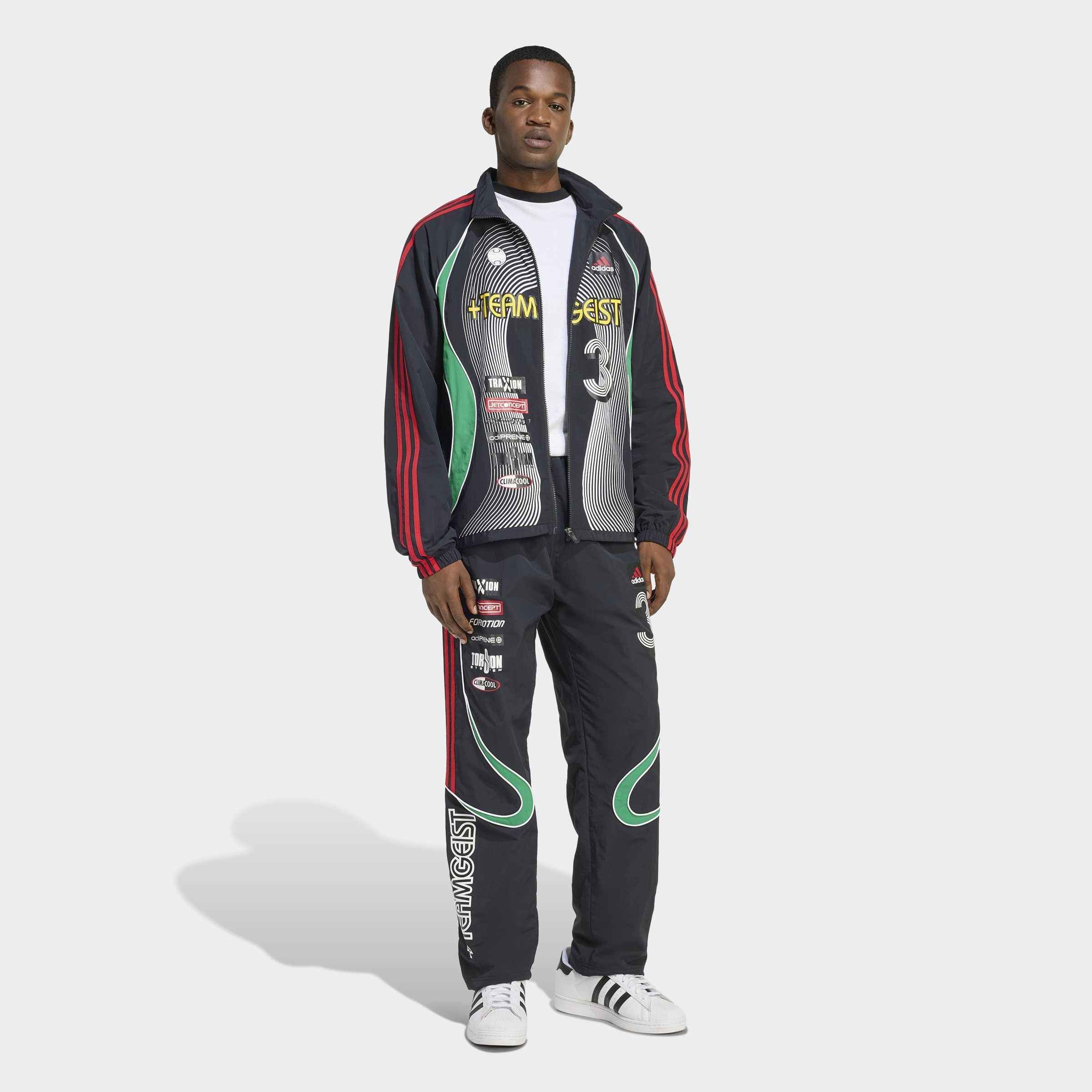 adidas Originals Veste d'entraînement »GFX TRACK TOP« lockere Passform, aus weichem Material