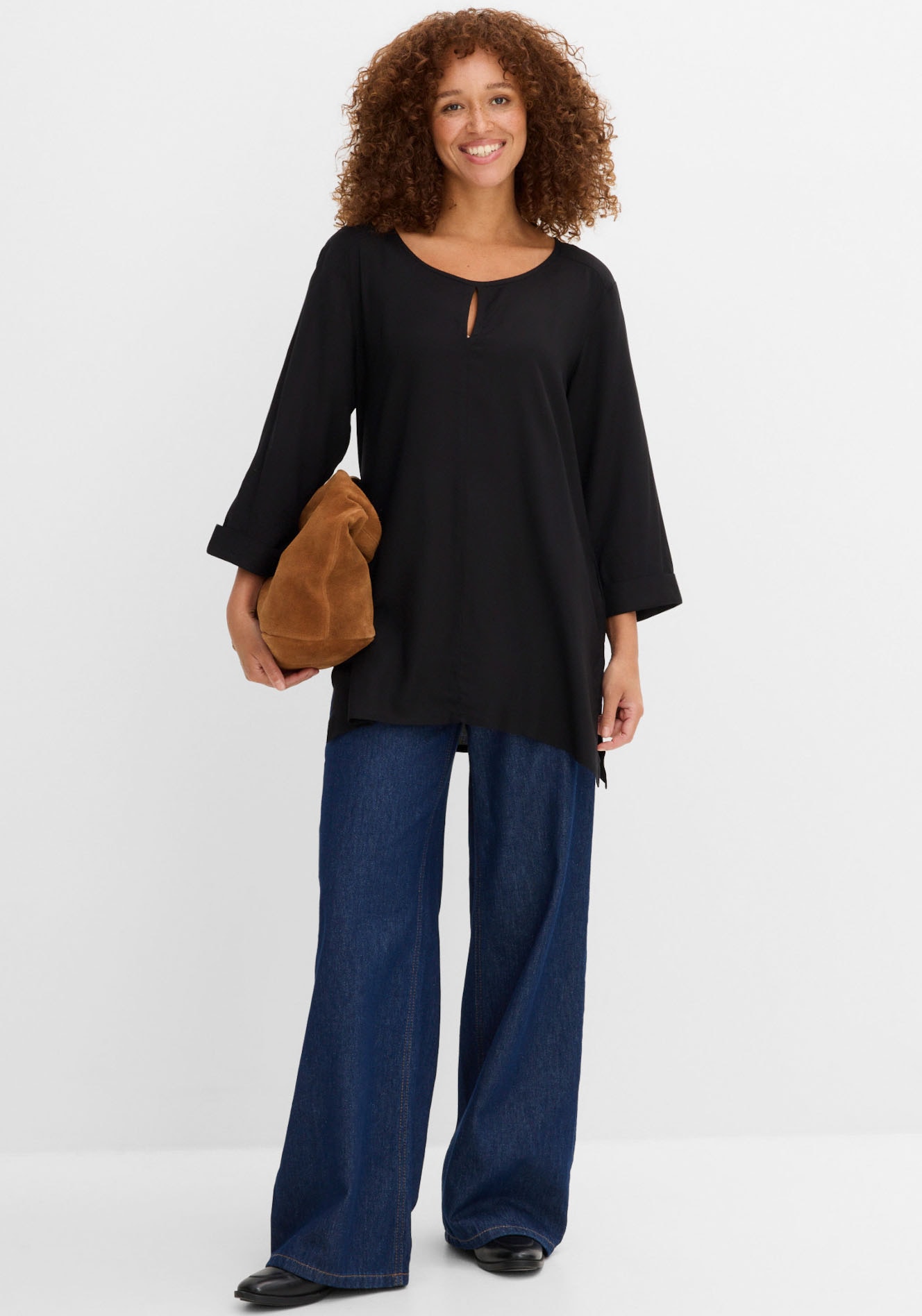 bonprix Shirtbluse »Blusenshirt aus reiner Viskose« Oversize-Passform, mit Zipfelsaum, mit Ausschnittdetail, 3/4-Ärmel