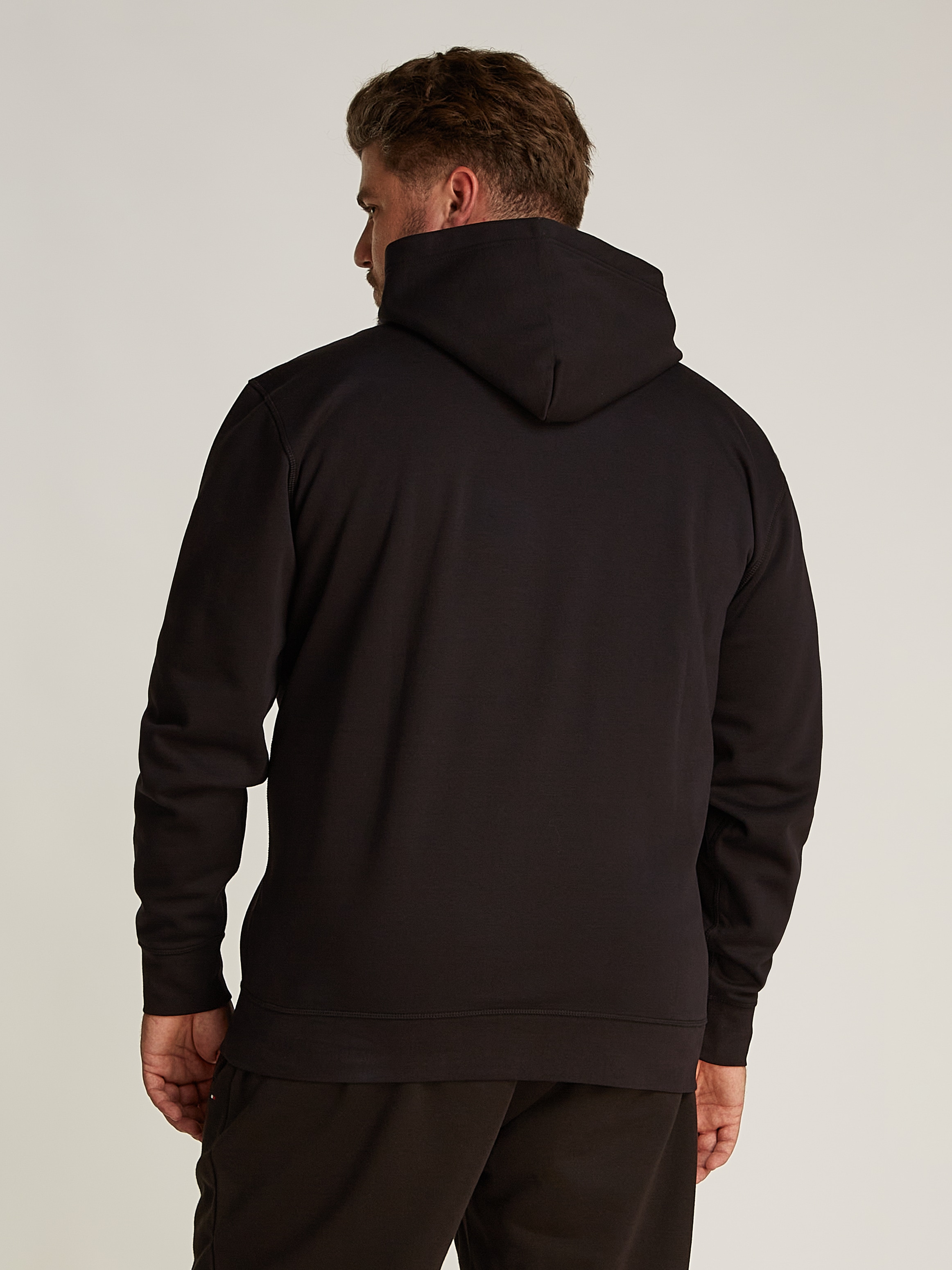 Tommy Hilfiger Big & Tall Hoodie »BT-BIG HILFIGER HOODY-B«, in Grossen Grössen, mit Logostickerei am Ärmel