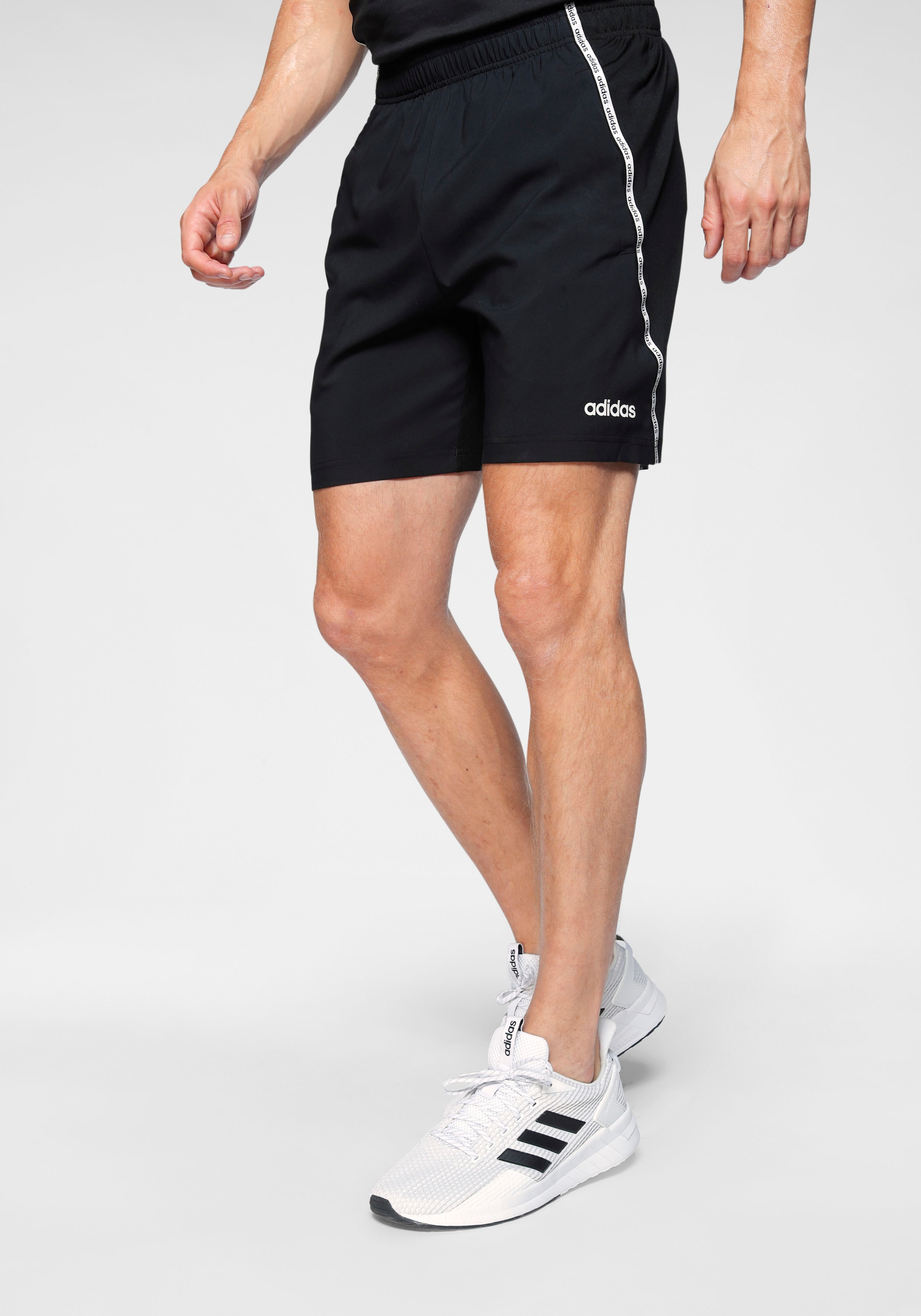 Shorts »DESIGN TO MOVE MIX SHORT«