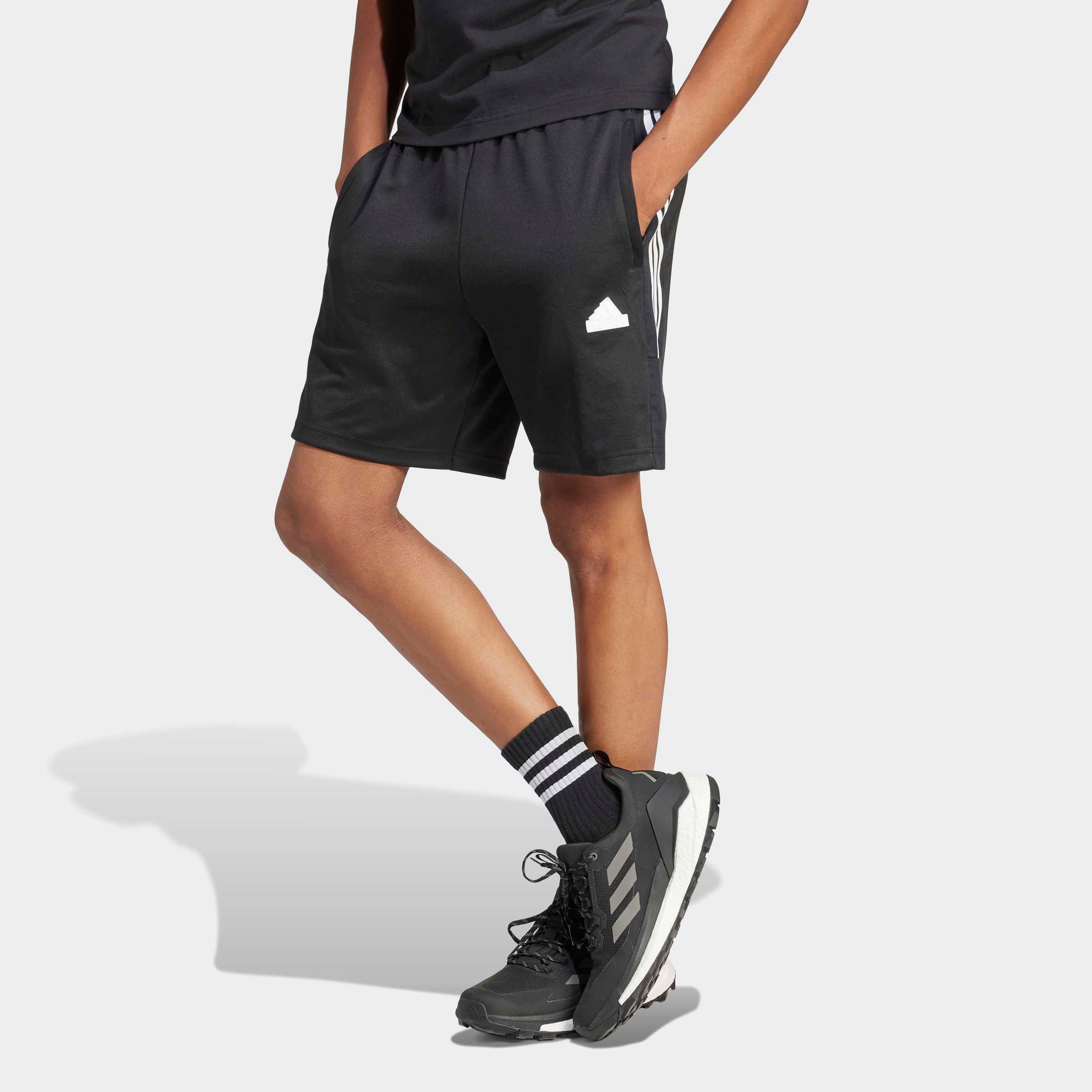 Image of adidas Sportswear Shorts "M TIRO SHO Q1" Trainingsshorts mit Logo, Druckknopftasche