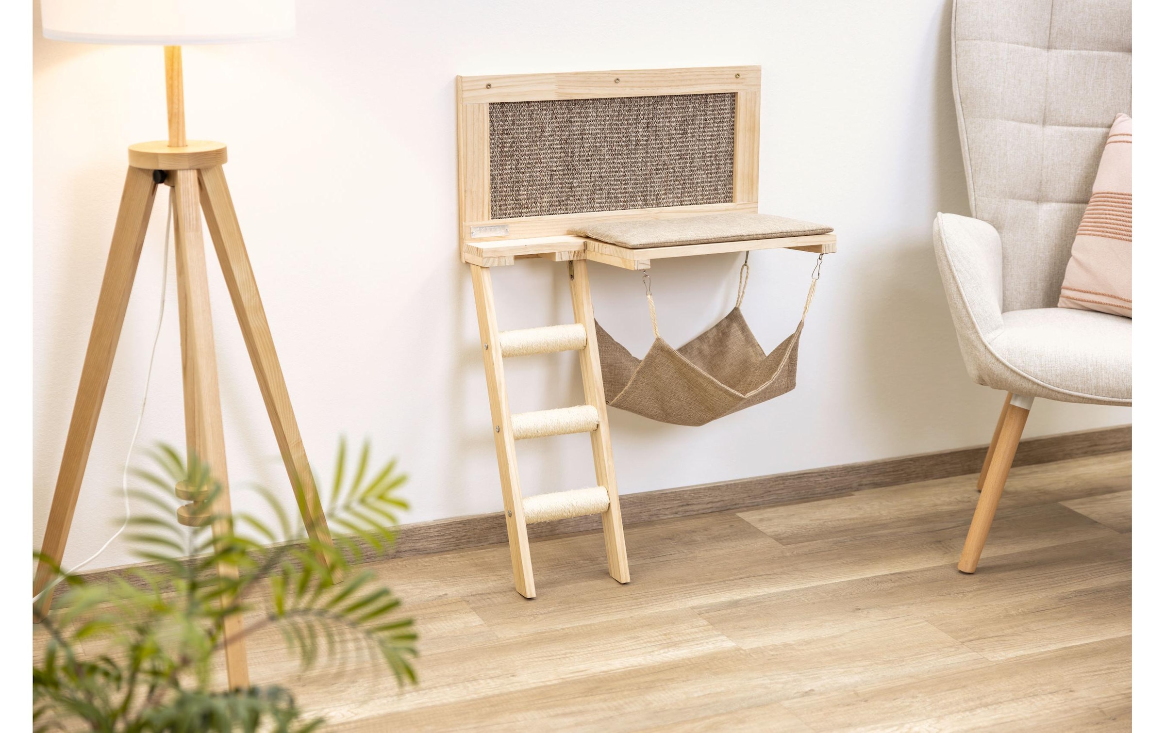 Kerbl Chaise longue pour chats »Timber 58 x 32 x 89 cm« Katzenliegebrett zur Wandmontage