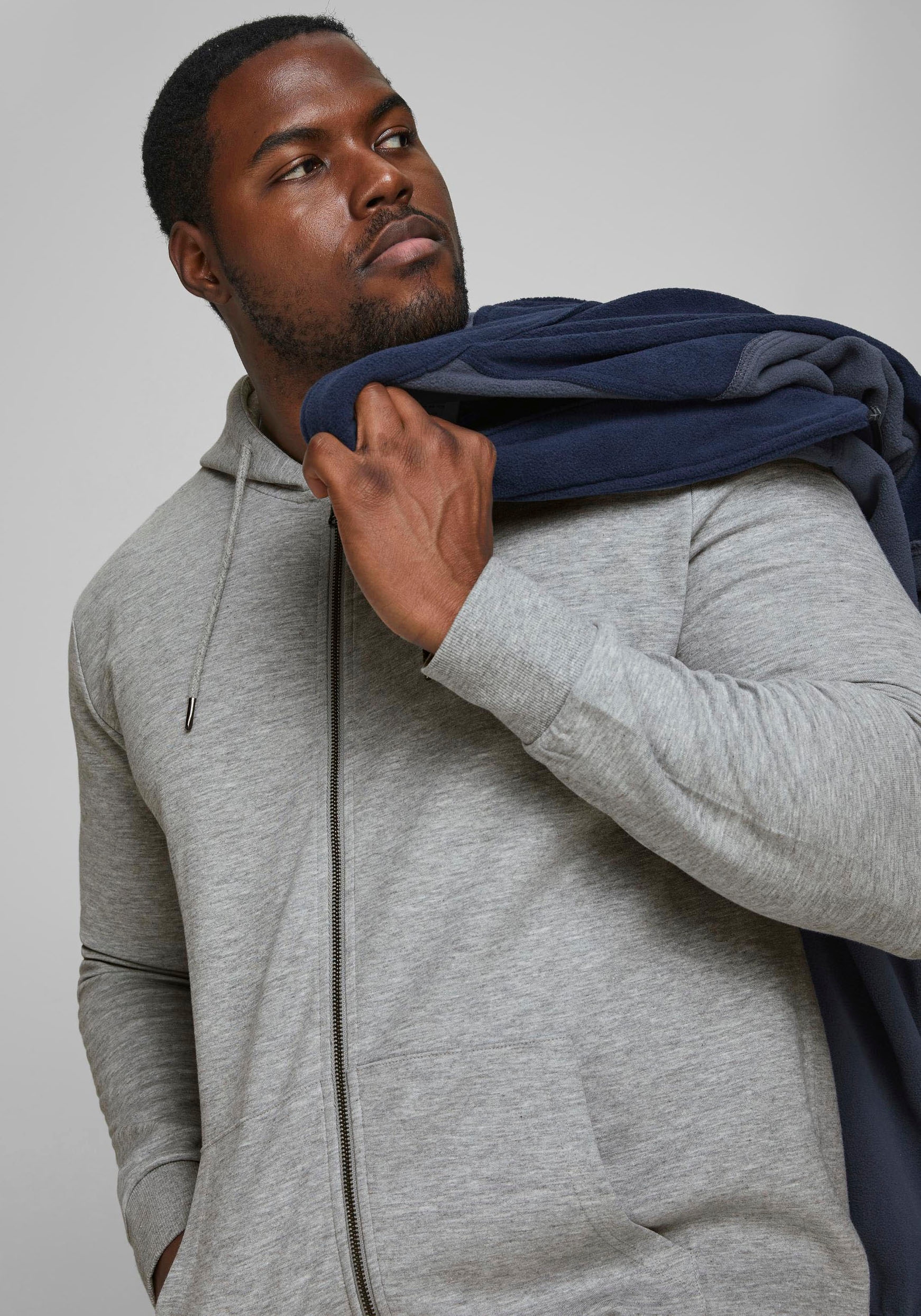 Jack & Jones PlusSize Kapuzensweatjacke »BASIC SWEAT ZIP HOOD«, bis Grösse 6XL